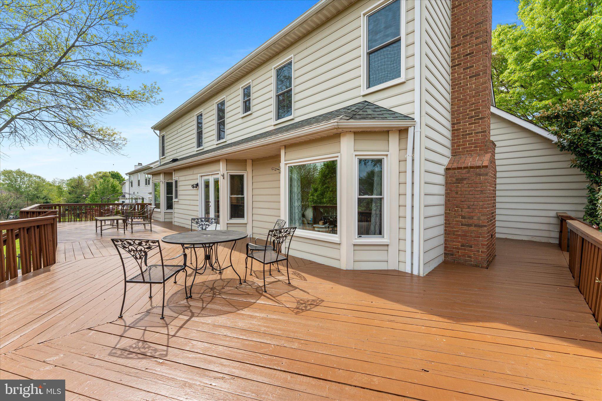 ASHBURN VILLAGE - Residential