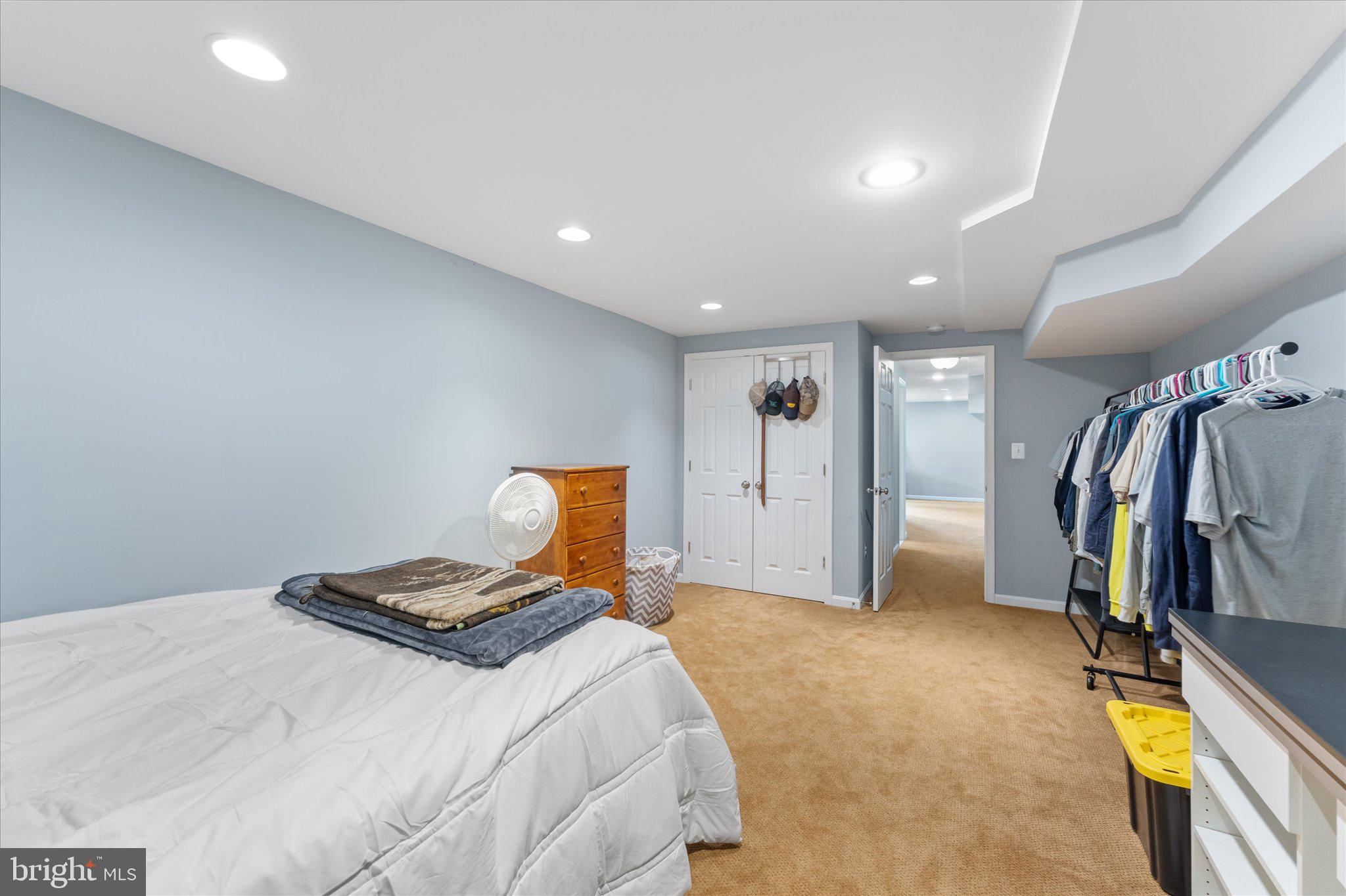 ASHBURN VILLAGE - Residential