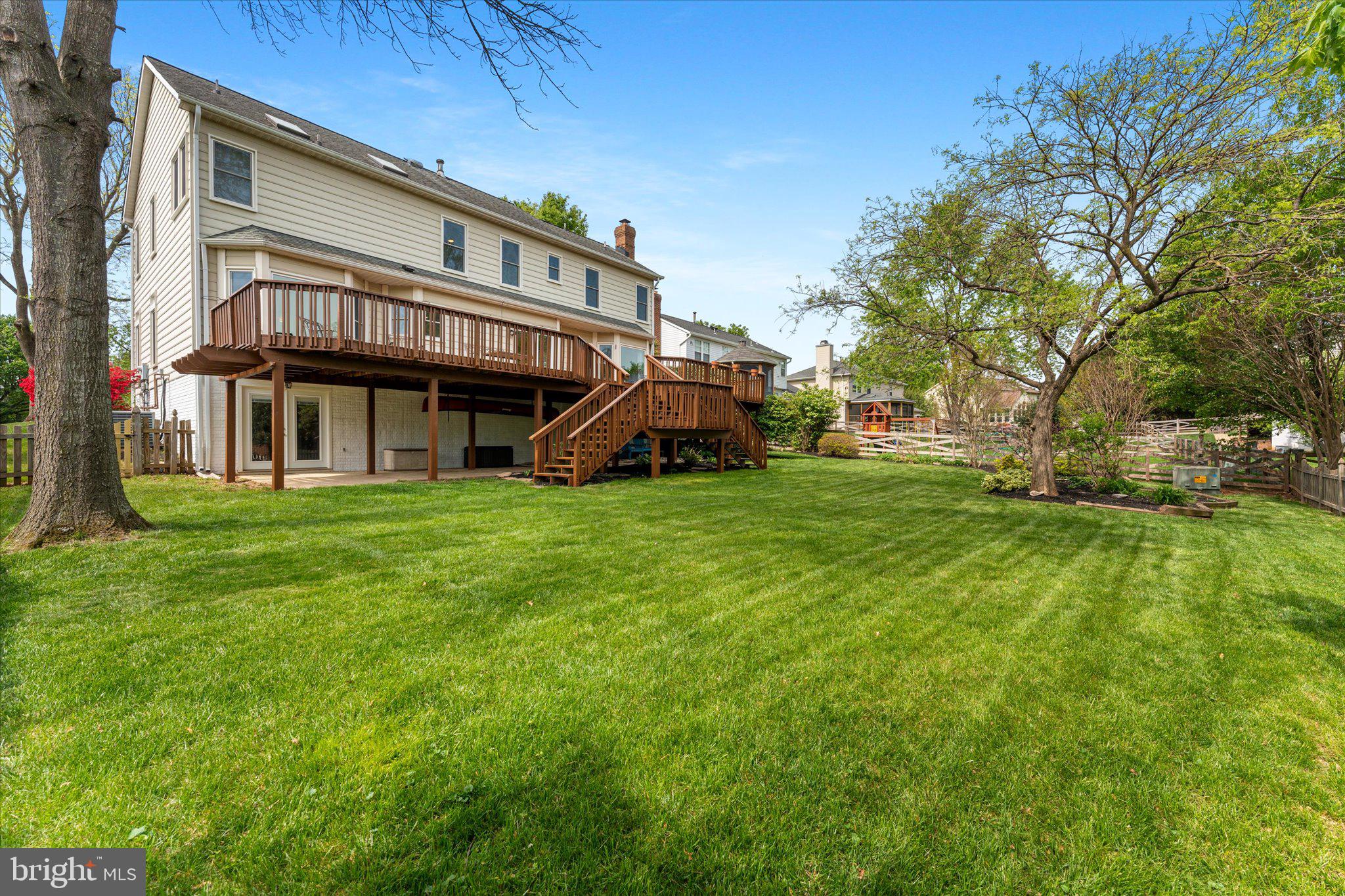 ASHBURN VILLAGE - Residential