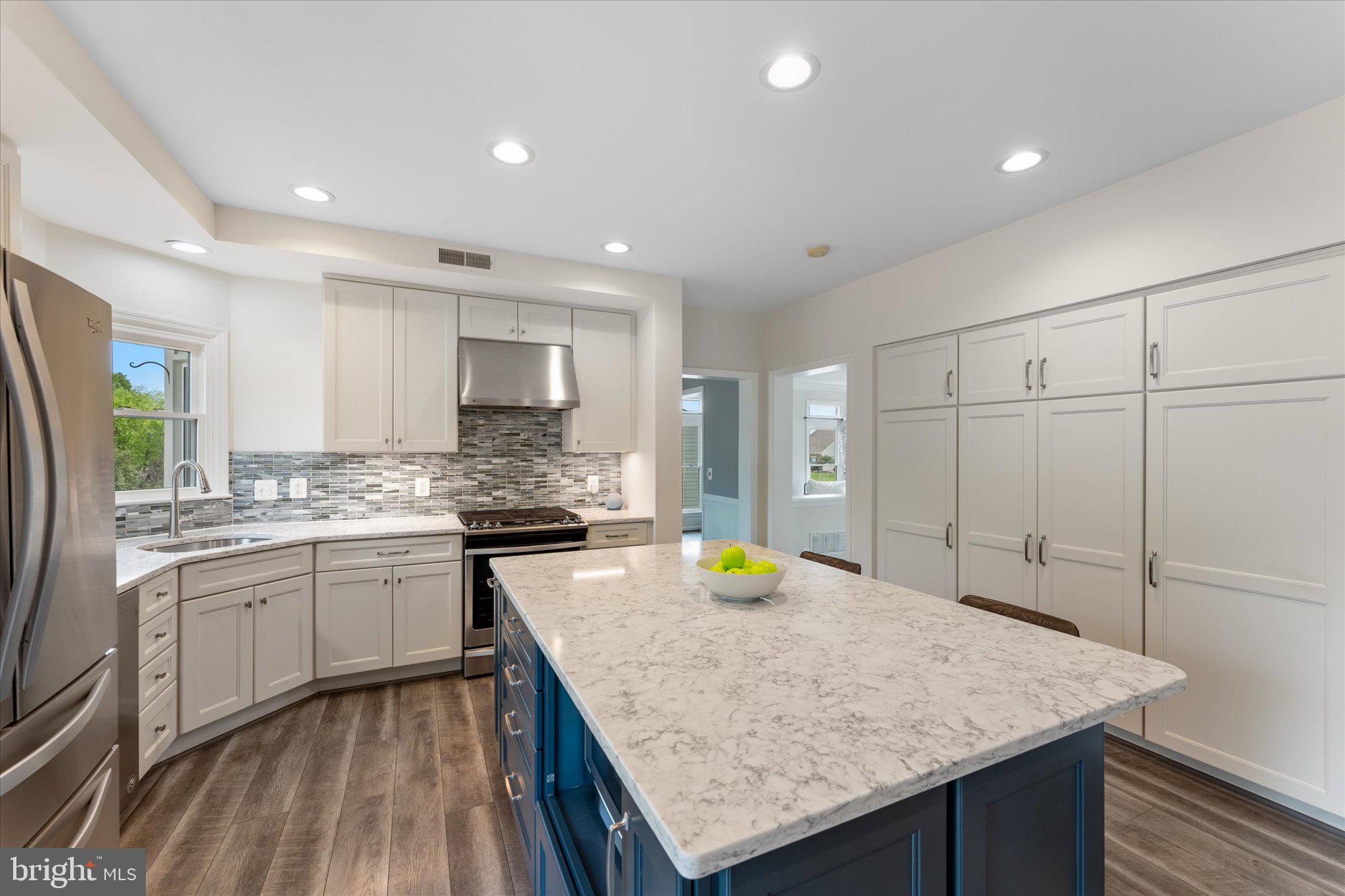 ASHBURN VILLAGE - Residential