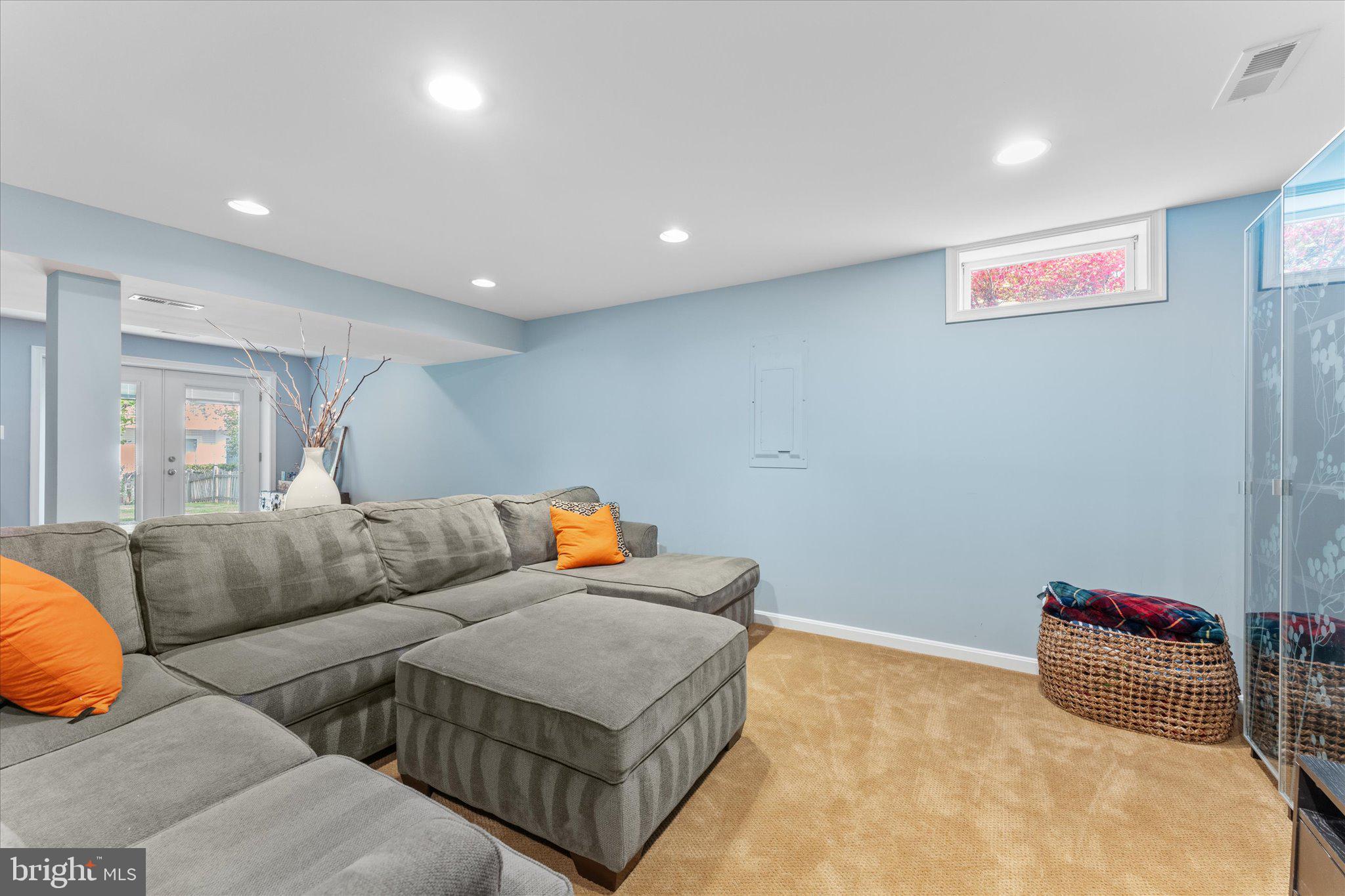 ASHBURN VILLAGE - Residential