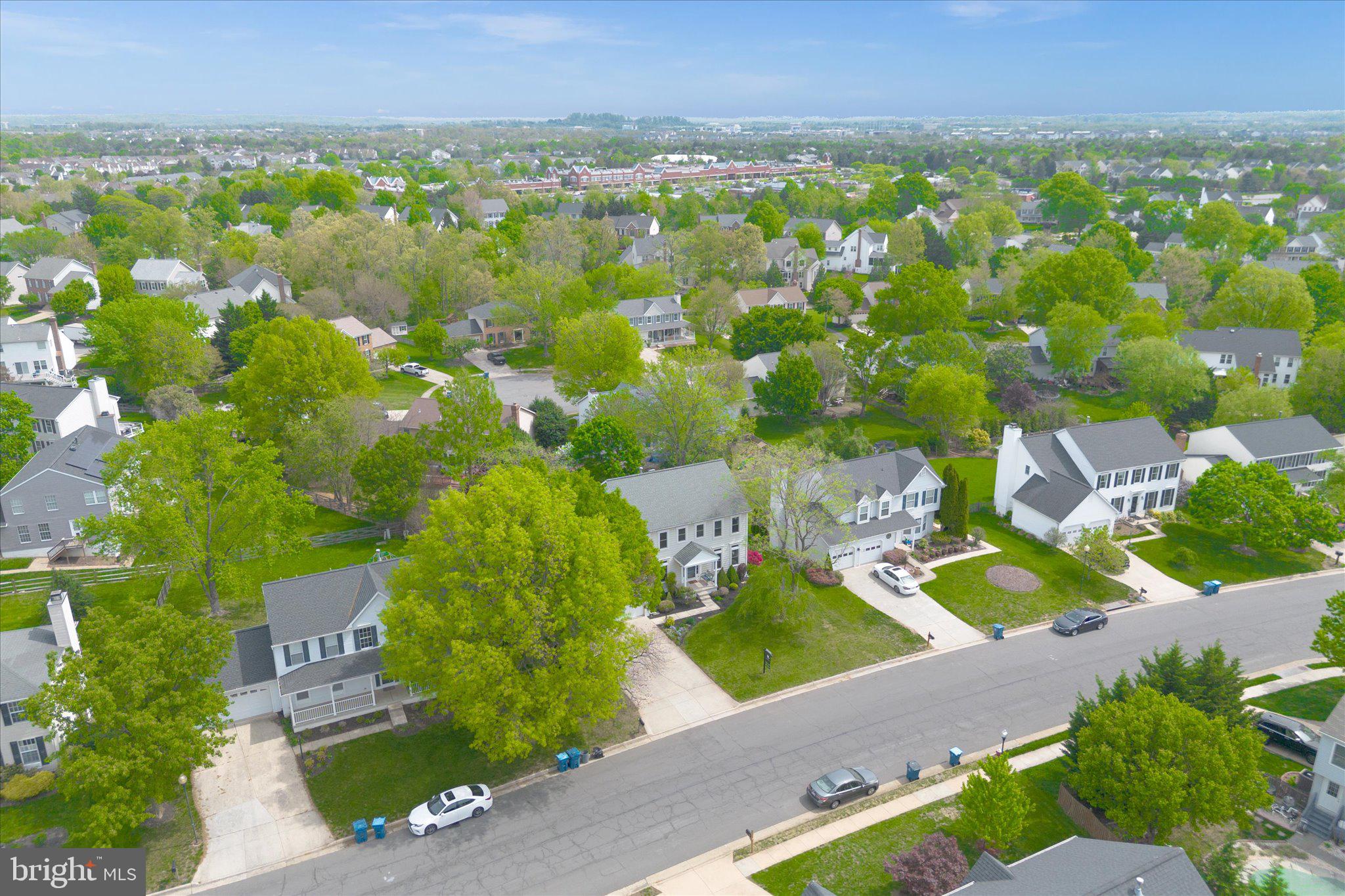 ASHBURN VILLAGE - Residential