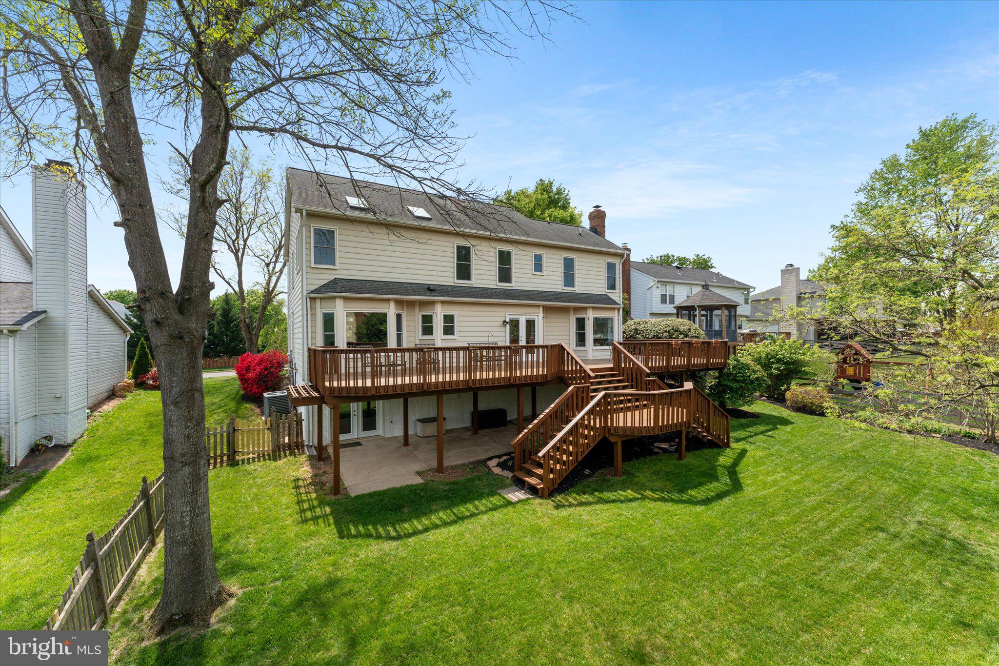 ASHBURN VILLAGE - Residential