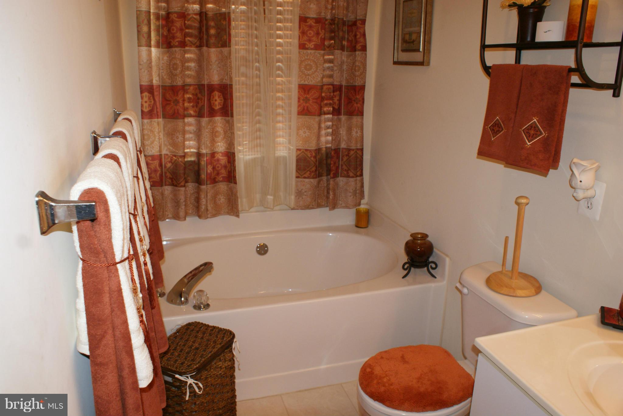 CARROLLWOOD MANOR - Residential Lease