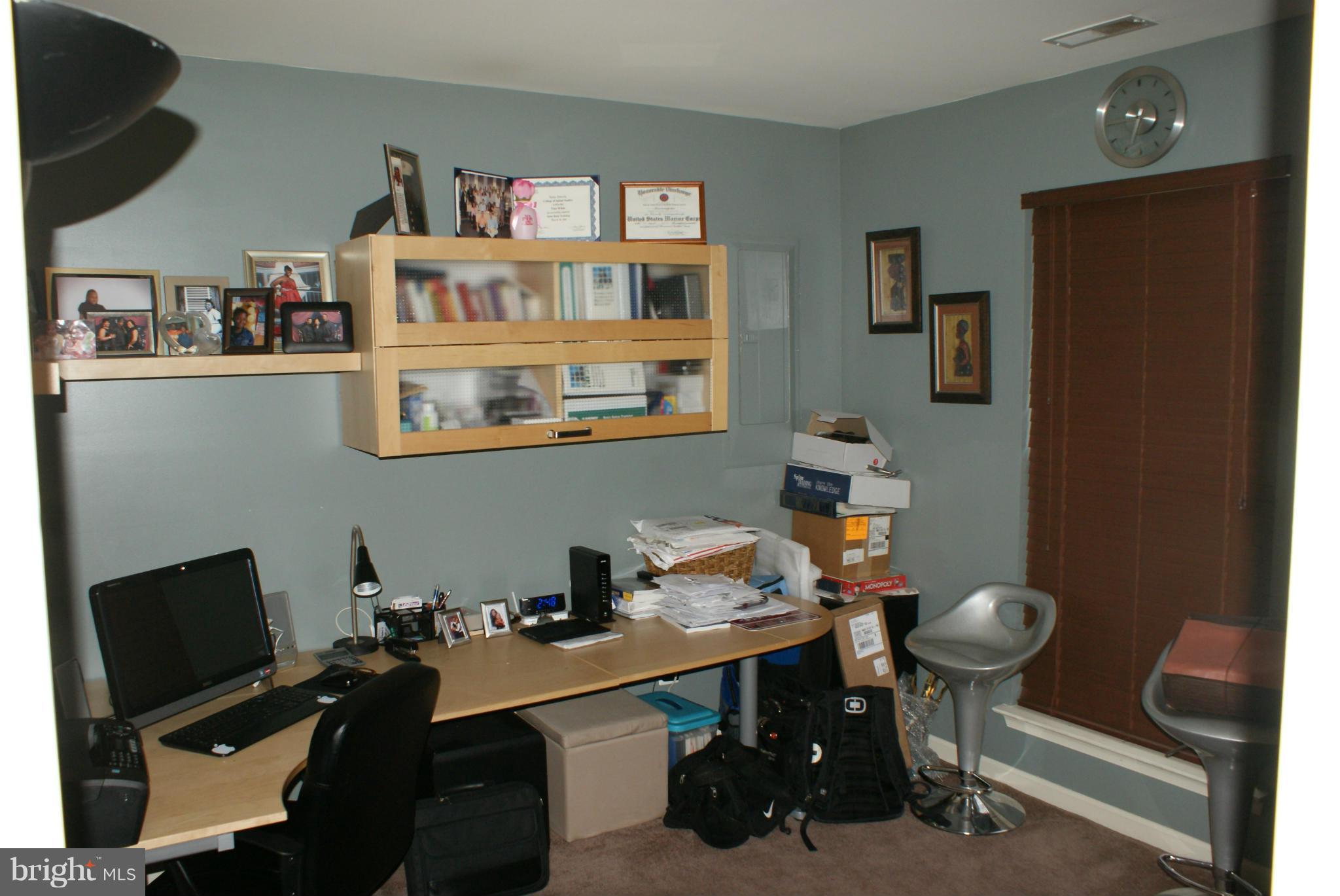 CARROLLWOOD MANOR - Residential Lease