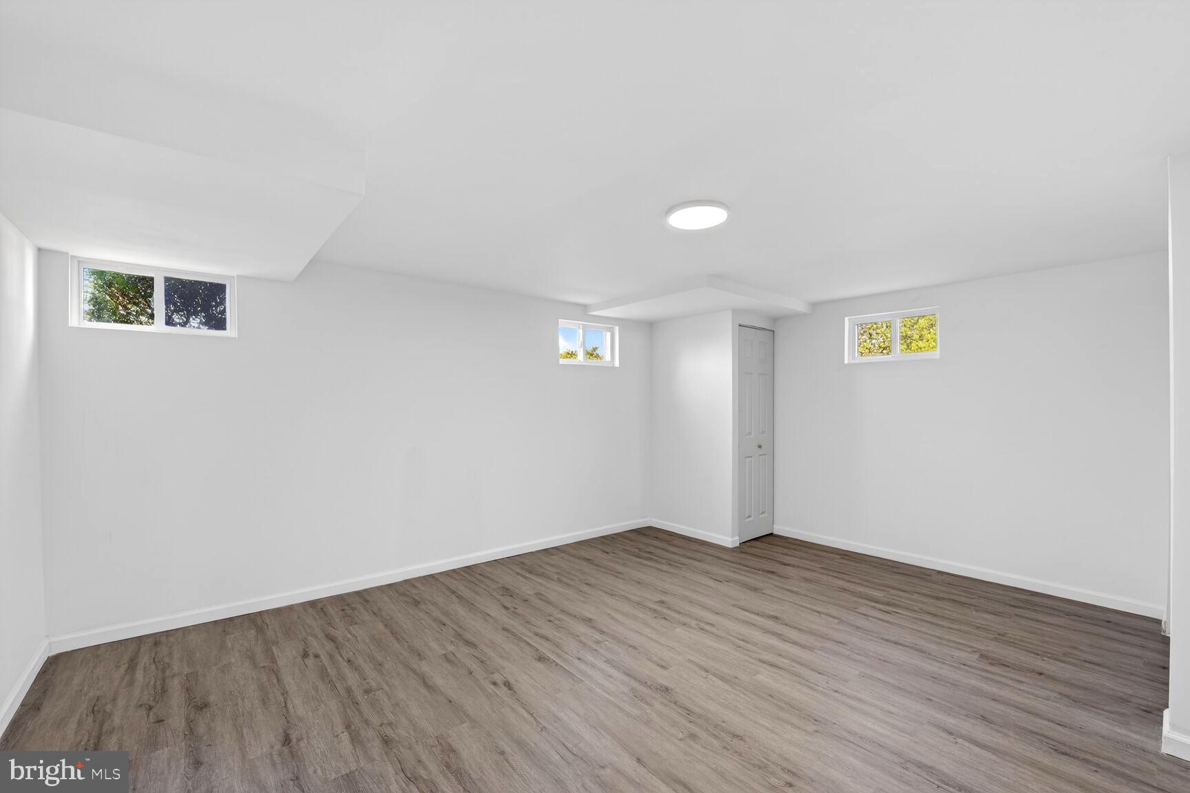 OAK KNOLL - Residential