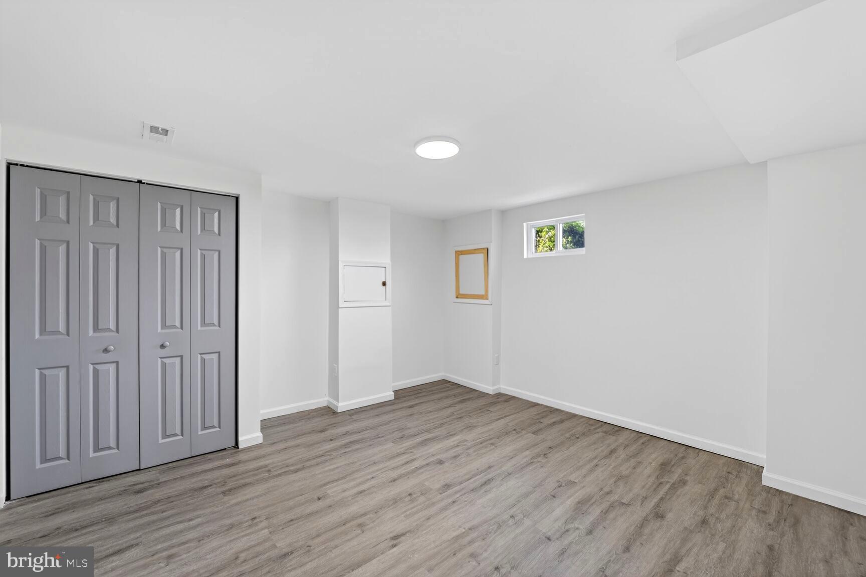 OAK KNOLL - Residential