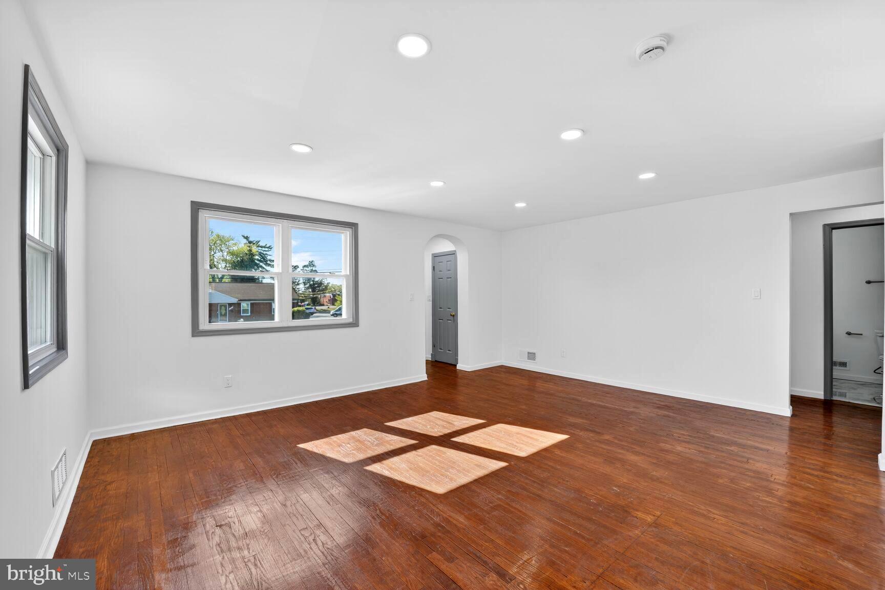 OAK KNOLL - Residential