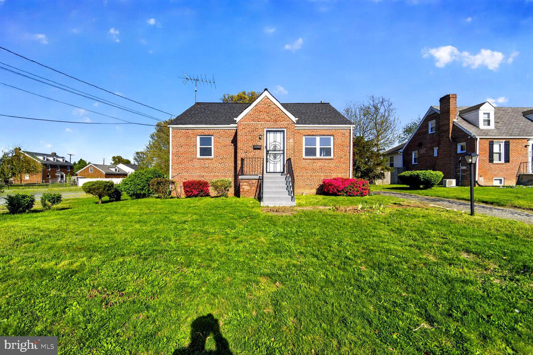 OAK KNOLL - Residential