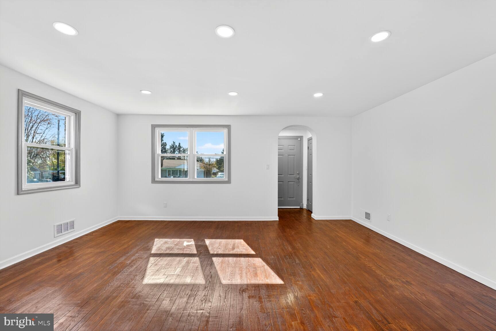 OAK KNOLL - Residential