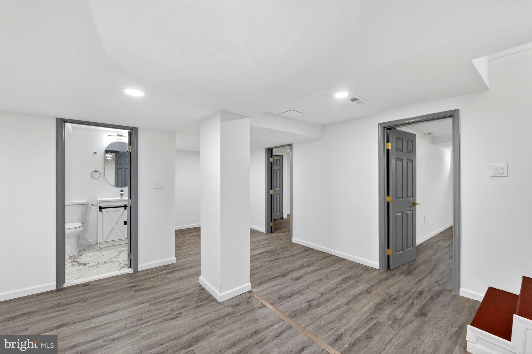 OAK KNOLL - Residential