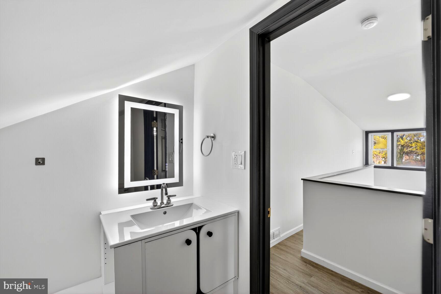 OAK KNOLL - Residential