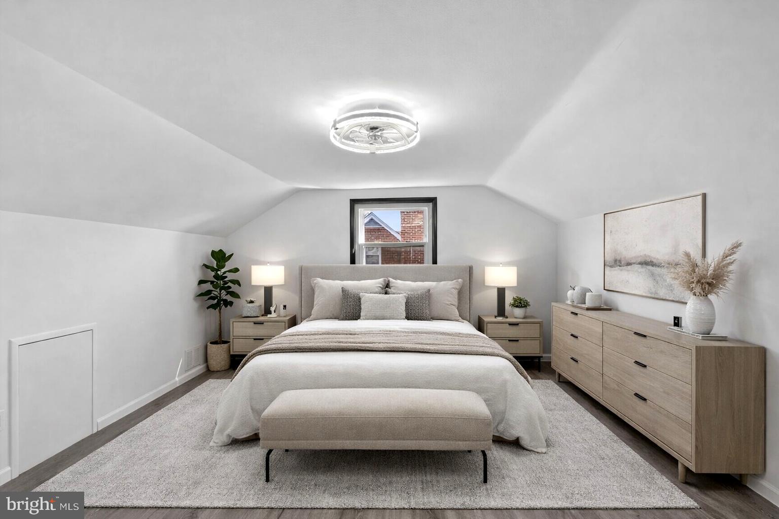 OAK KNOLL - Residential