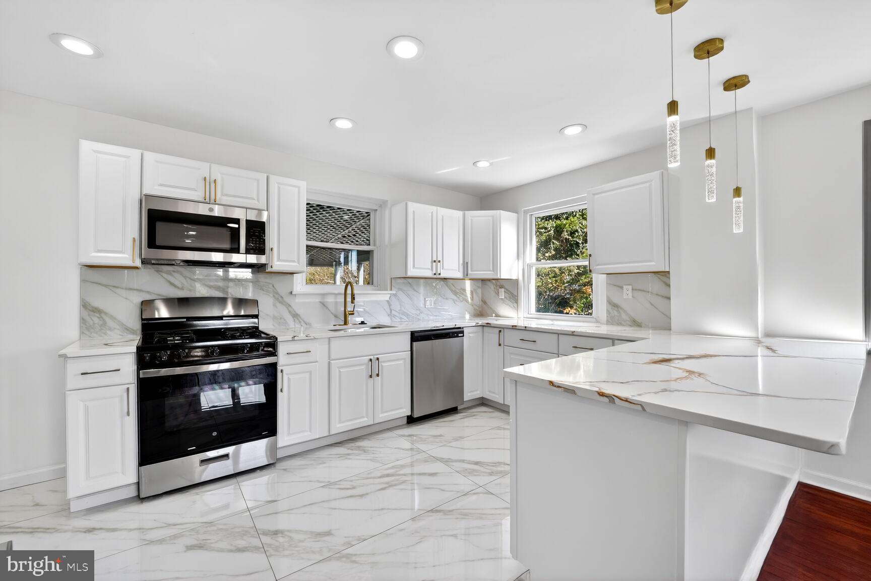 OAK KNOLL - Residential