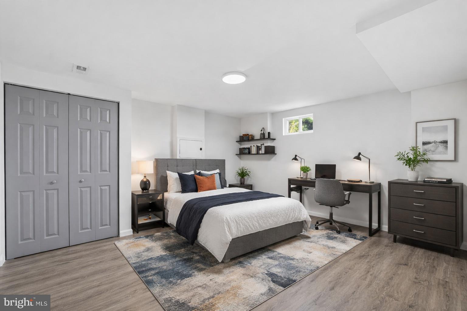 OAK KNOLL - Residential