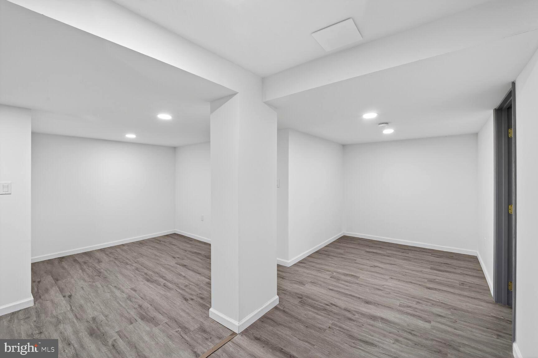 OAK KNOLL - Residential