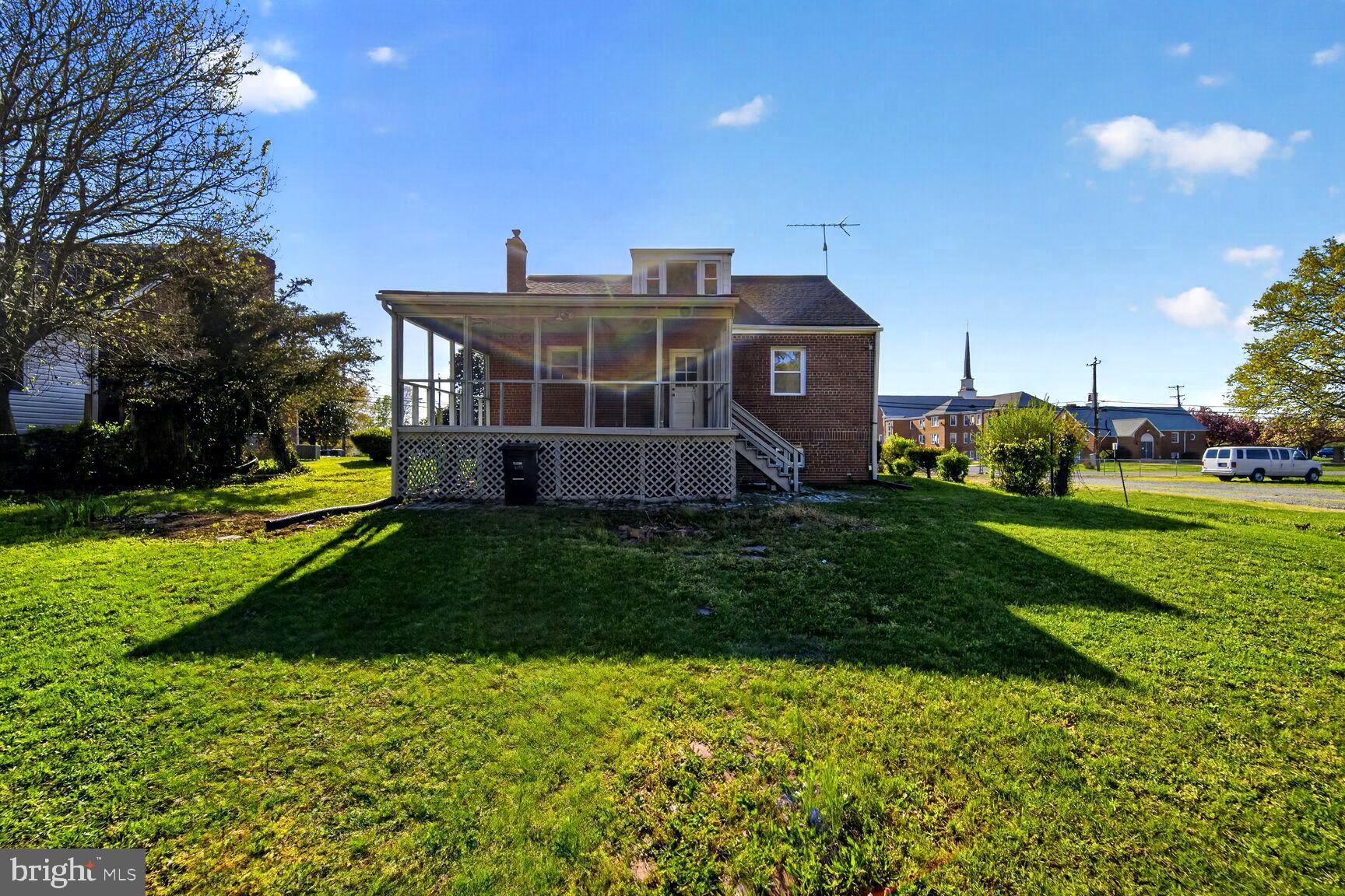 OAK KNOLL - Residential