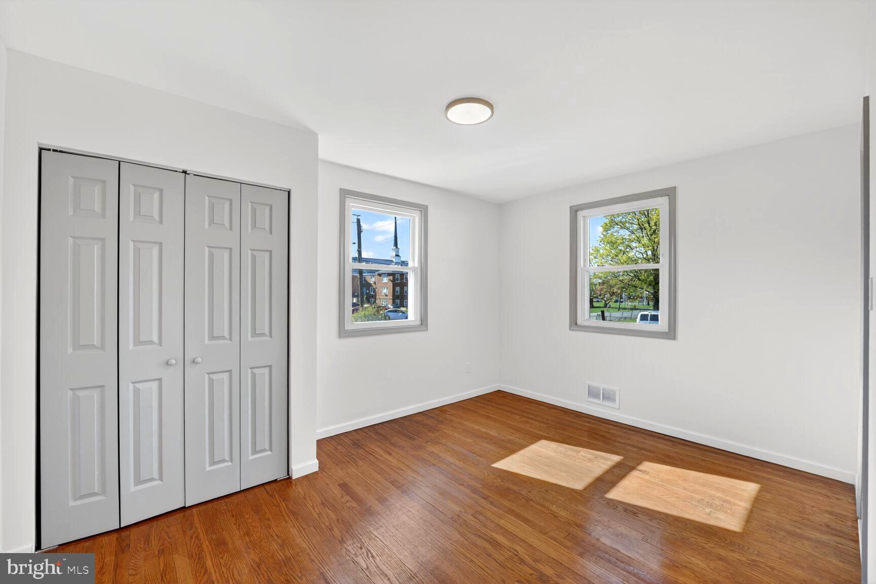 OAK KNOLL - Residential