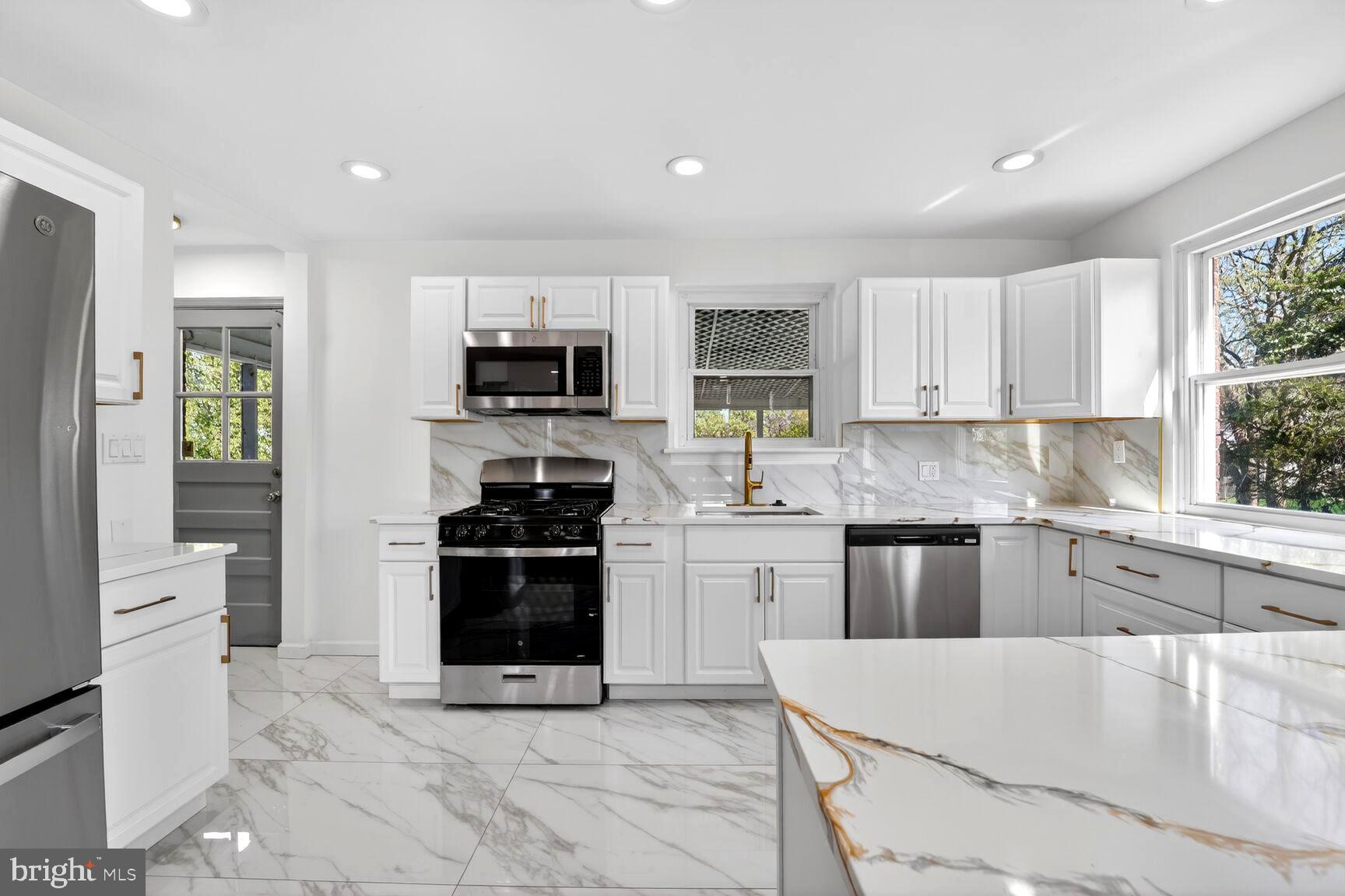 OAK KNOLL - Residential