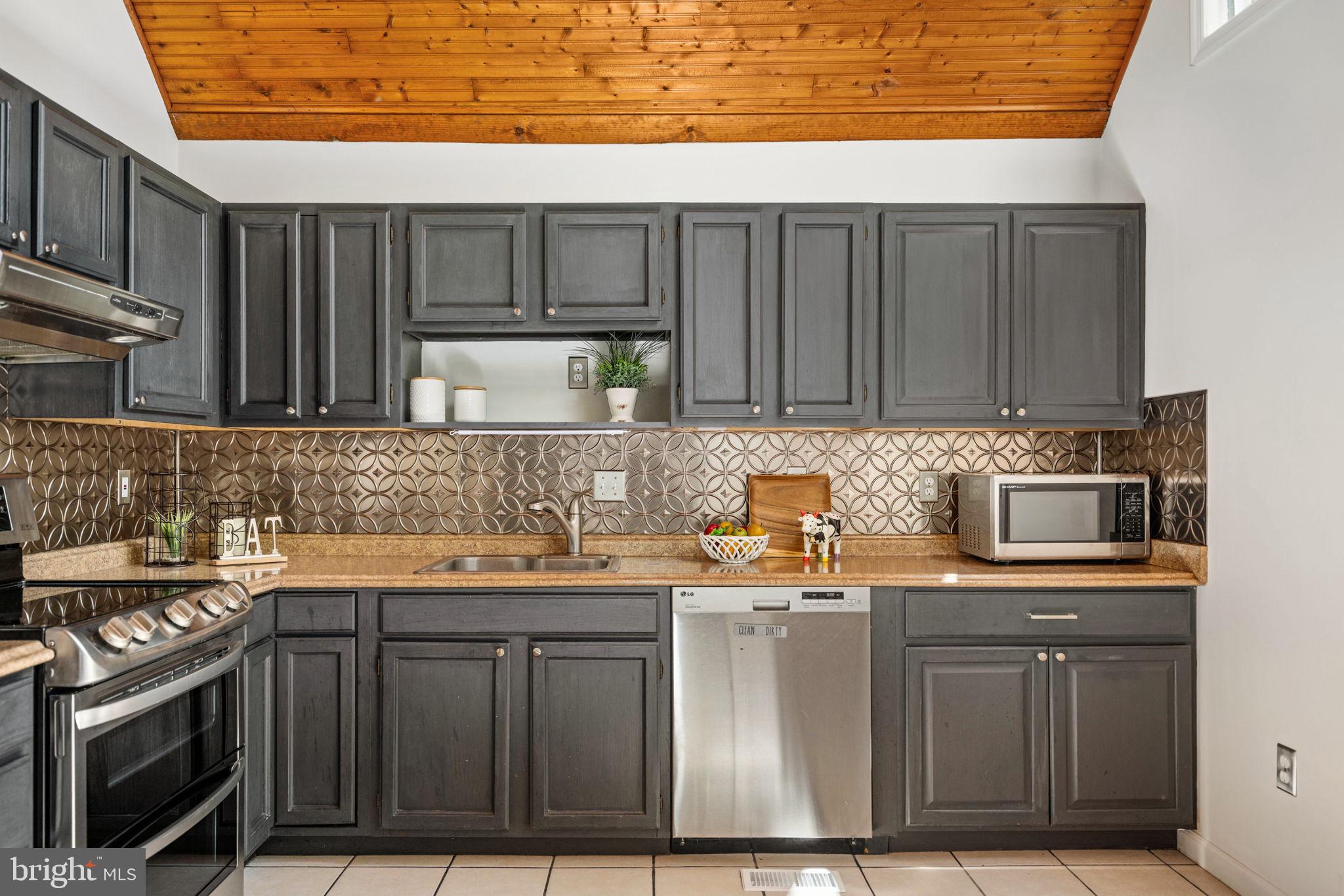 LAKE OF THE WOODS - Residential