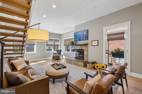 Townhouse For Sale - 801 S 8th Street<br/> PHILADELPHIA, PA 19147