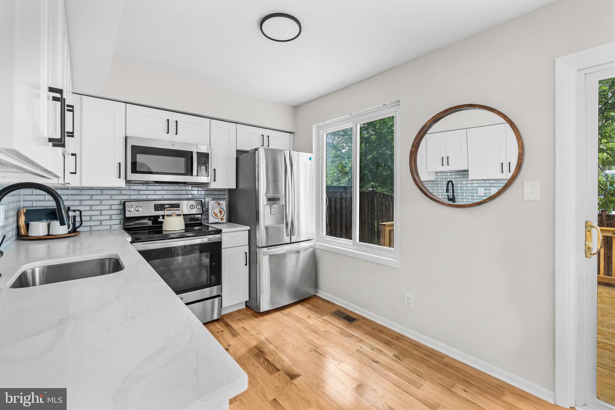 40 SUGARLAND SQUARE COURT