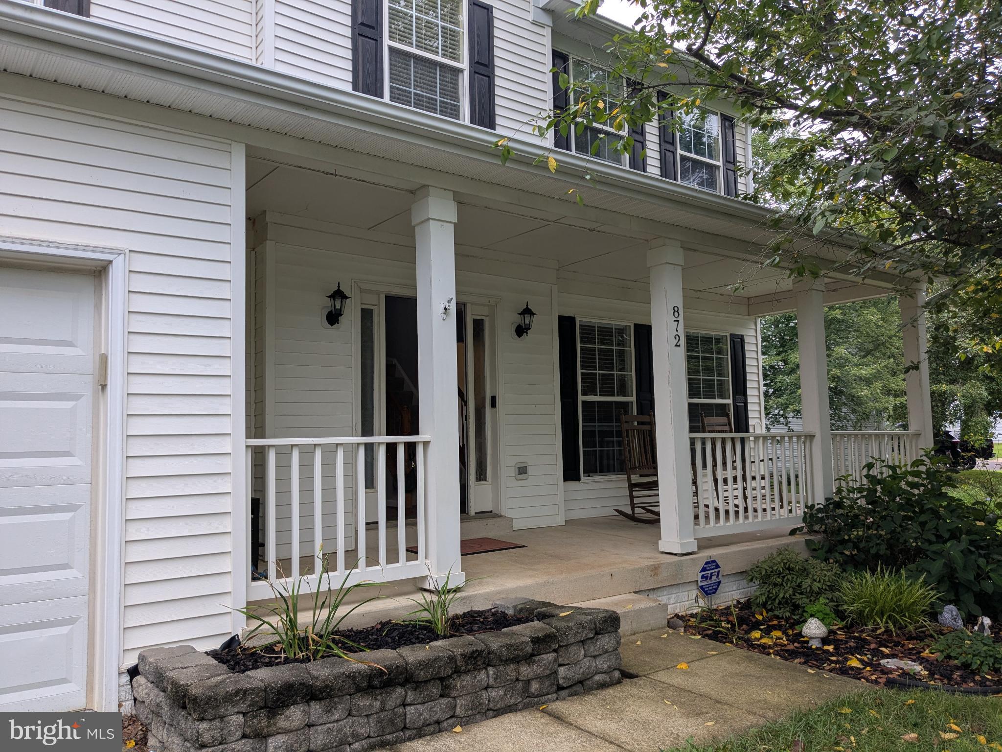 872 WOODCREST LOOP