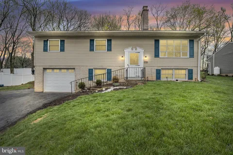 7169 Chambers Hill Road, Harrisburg, PA 17111 - #: PADA2058252