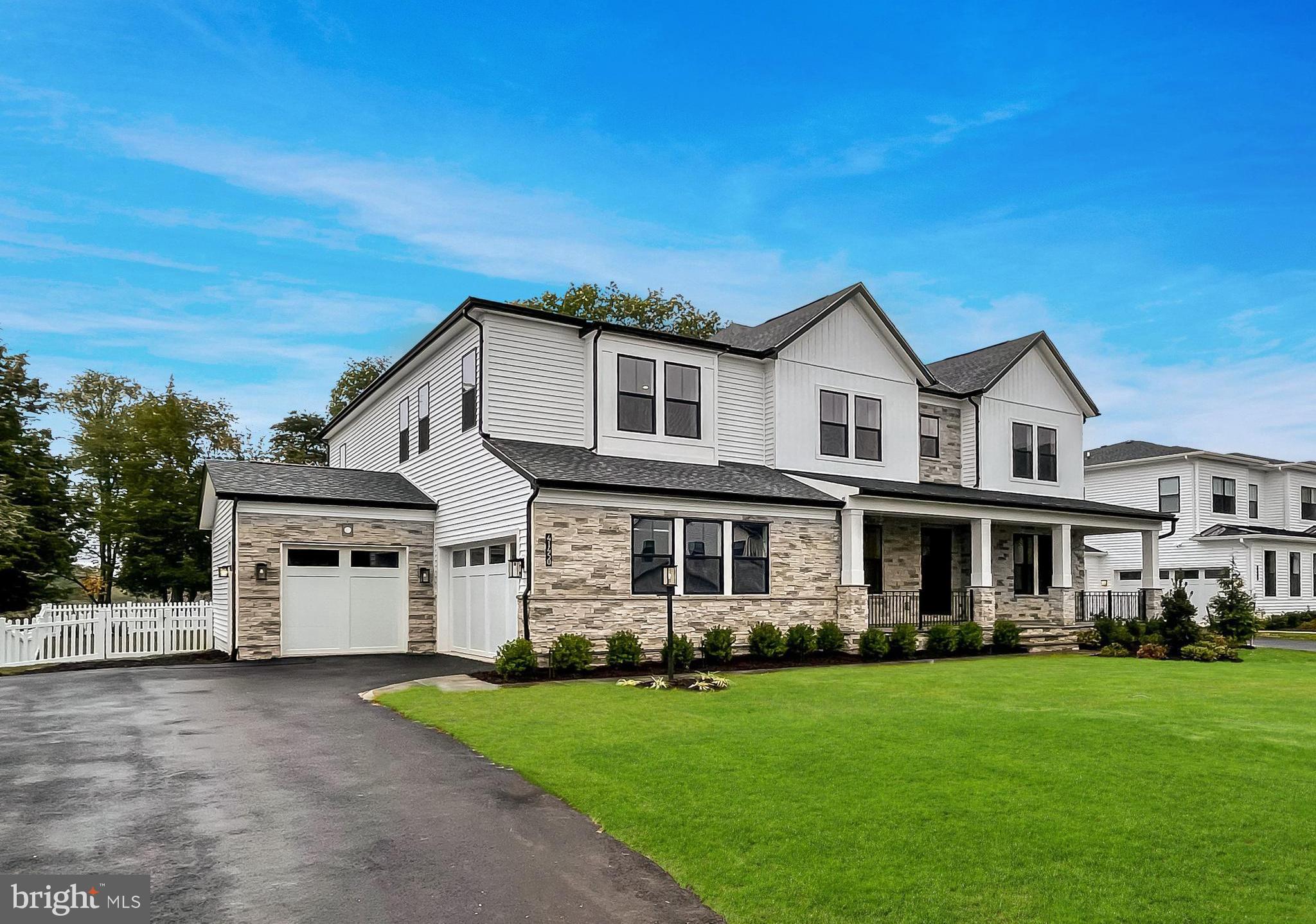 LENAH MILL - THE EXECUTIVES - Residential