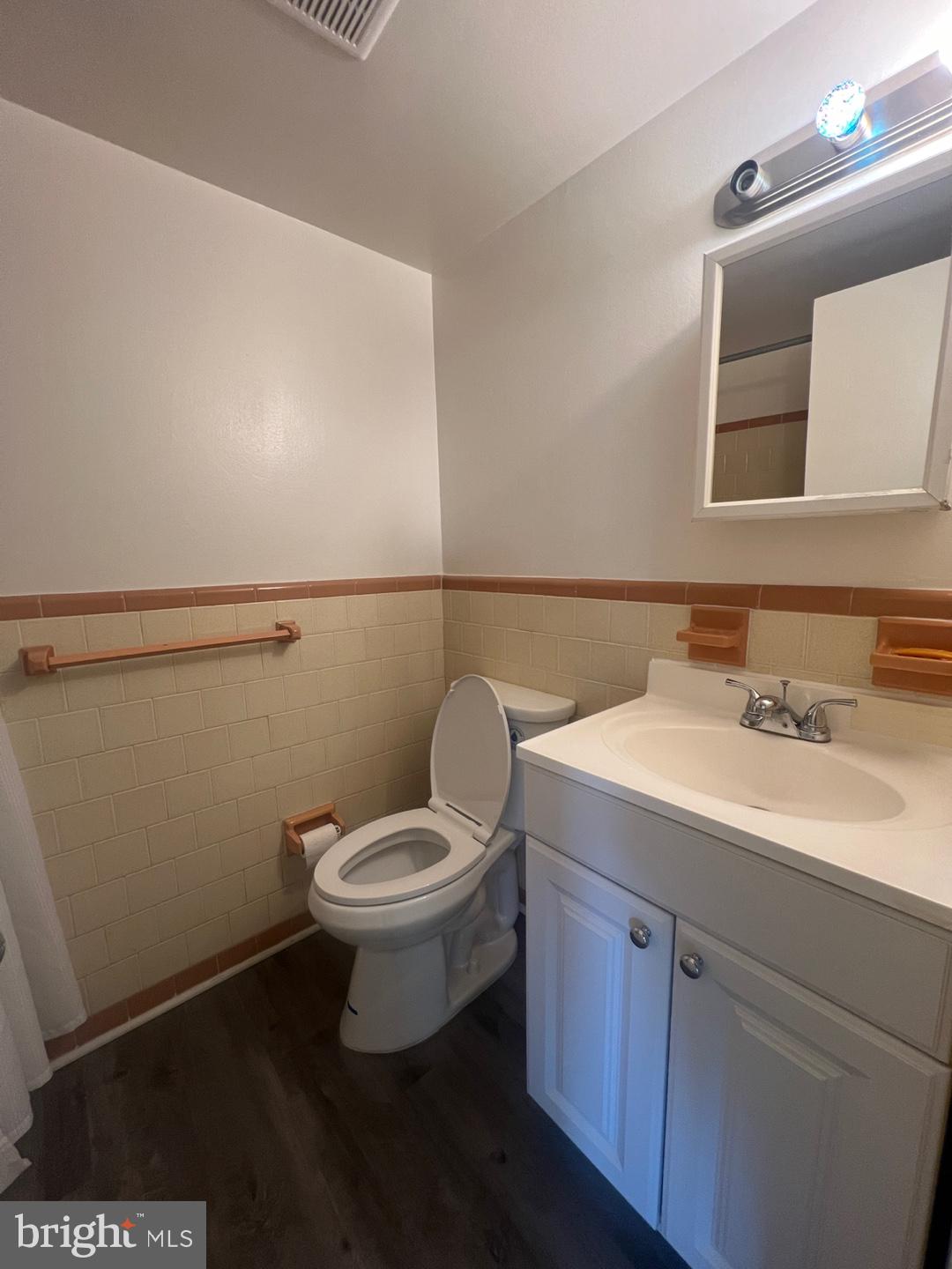 ANNANDALE GARDENS - Residential Lease