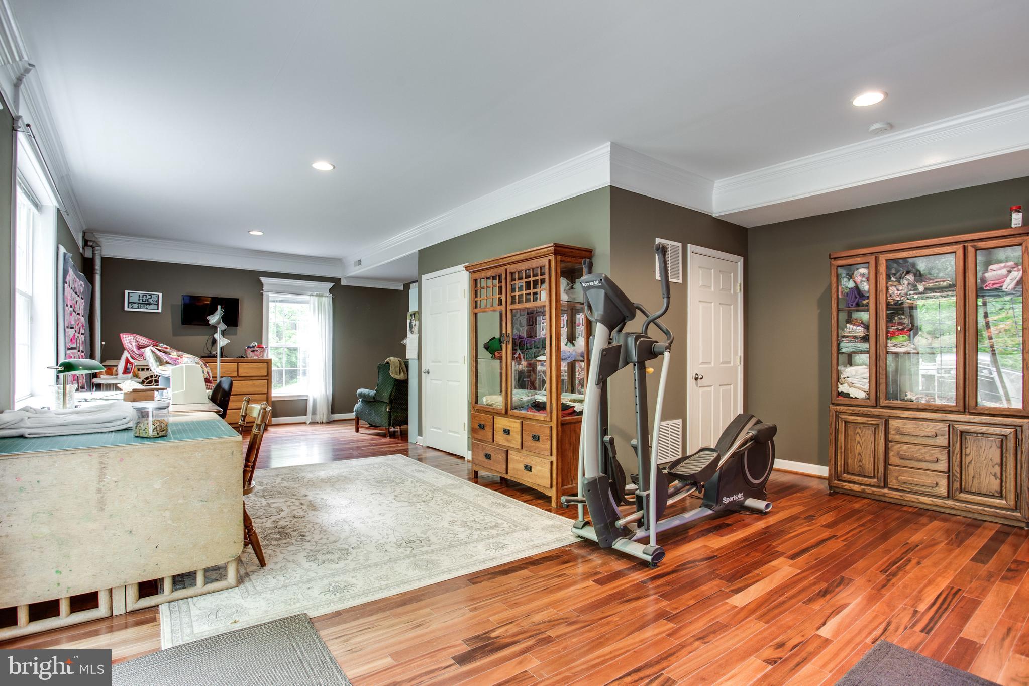 HUNGERFORD MANOR - Residential