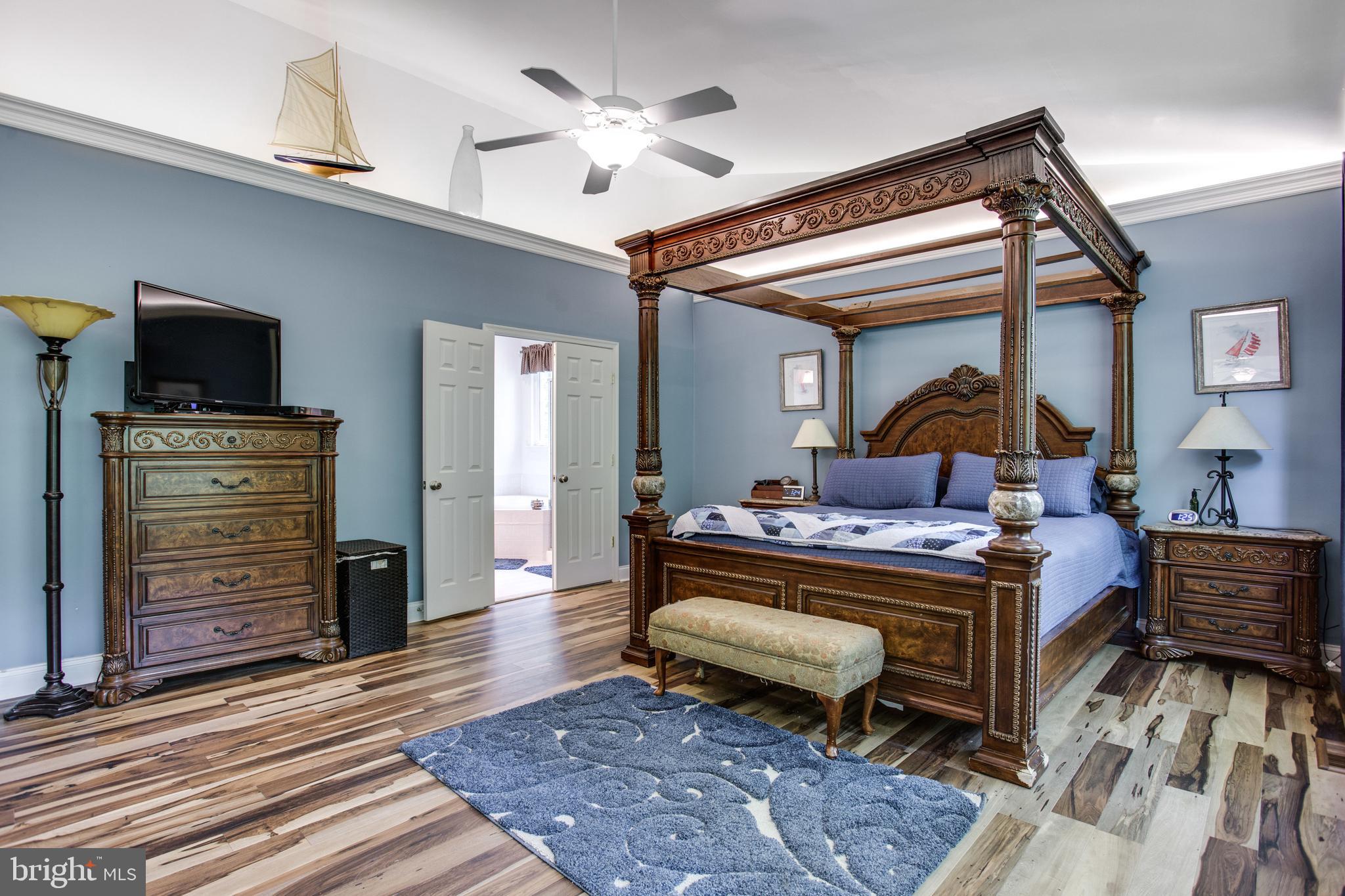 HUNGERFORD MANOR - Residential