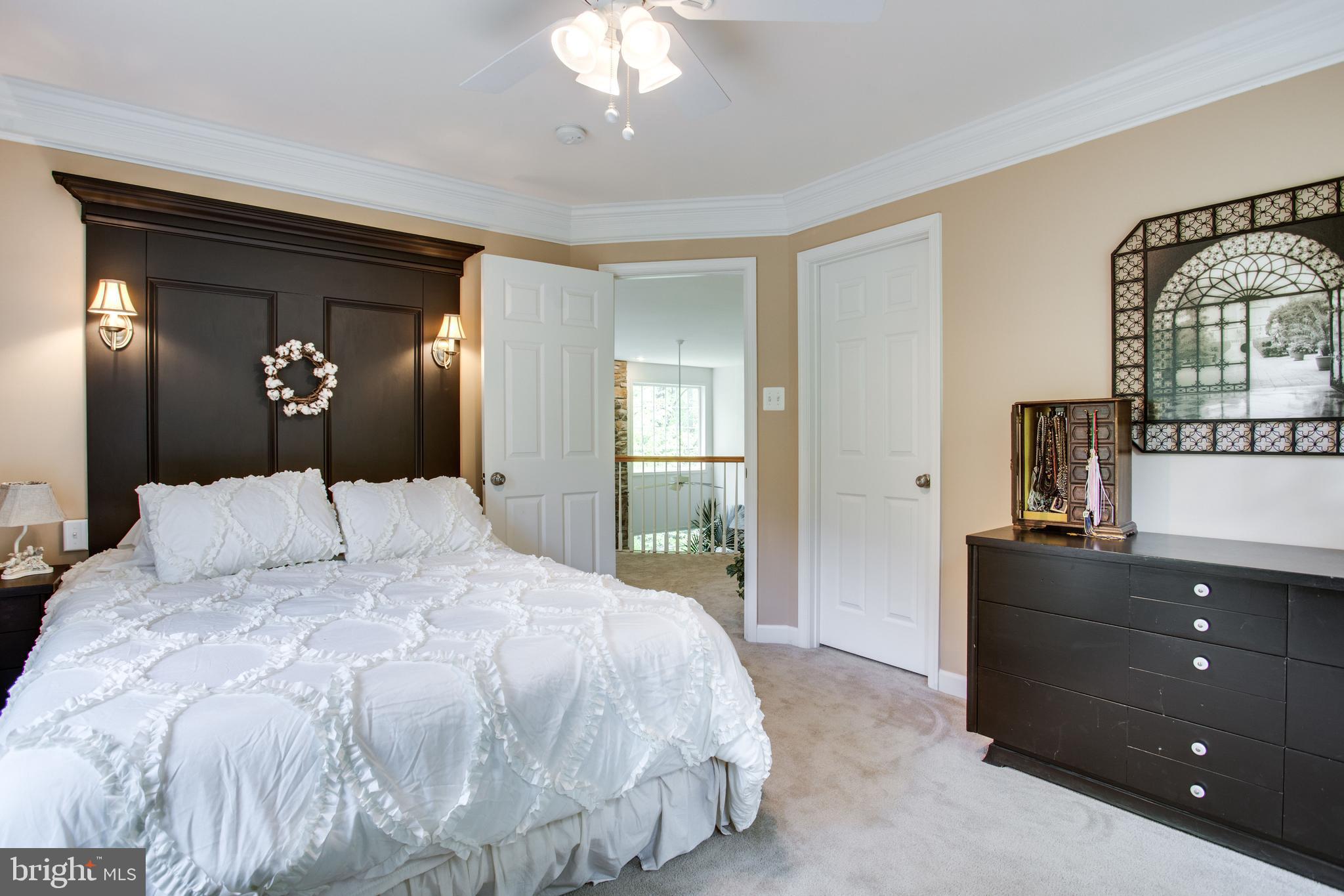 HUNGERFORD MANOR - Residential