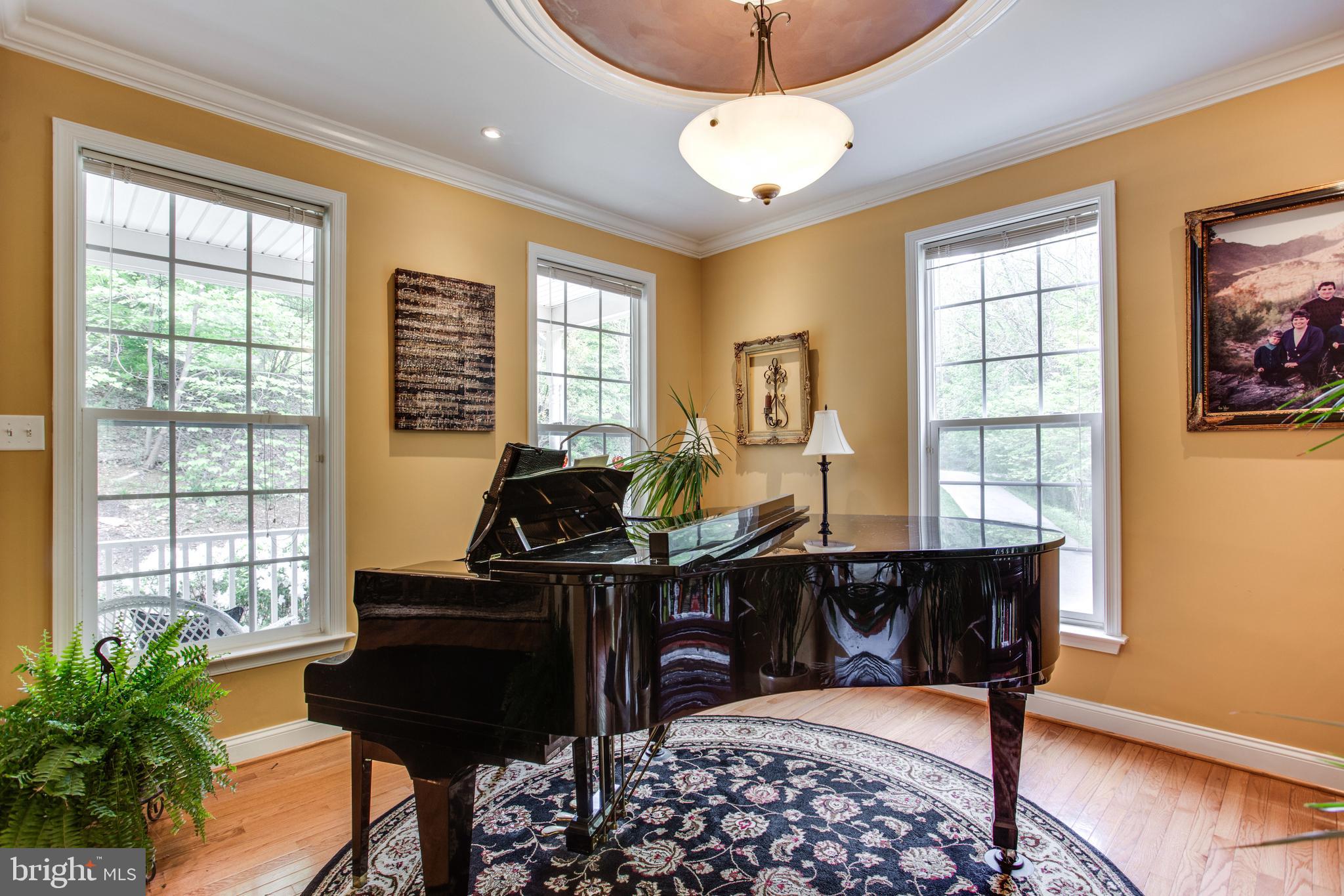 HUNGERFORD MANOR - Residential