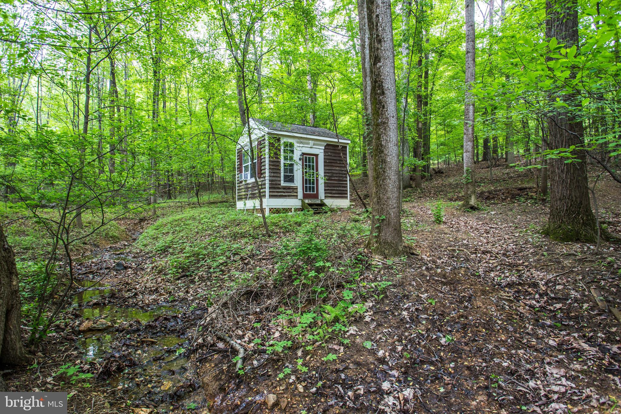 HUNGERFORD MANOR - Residential