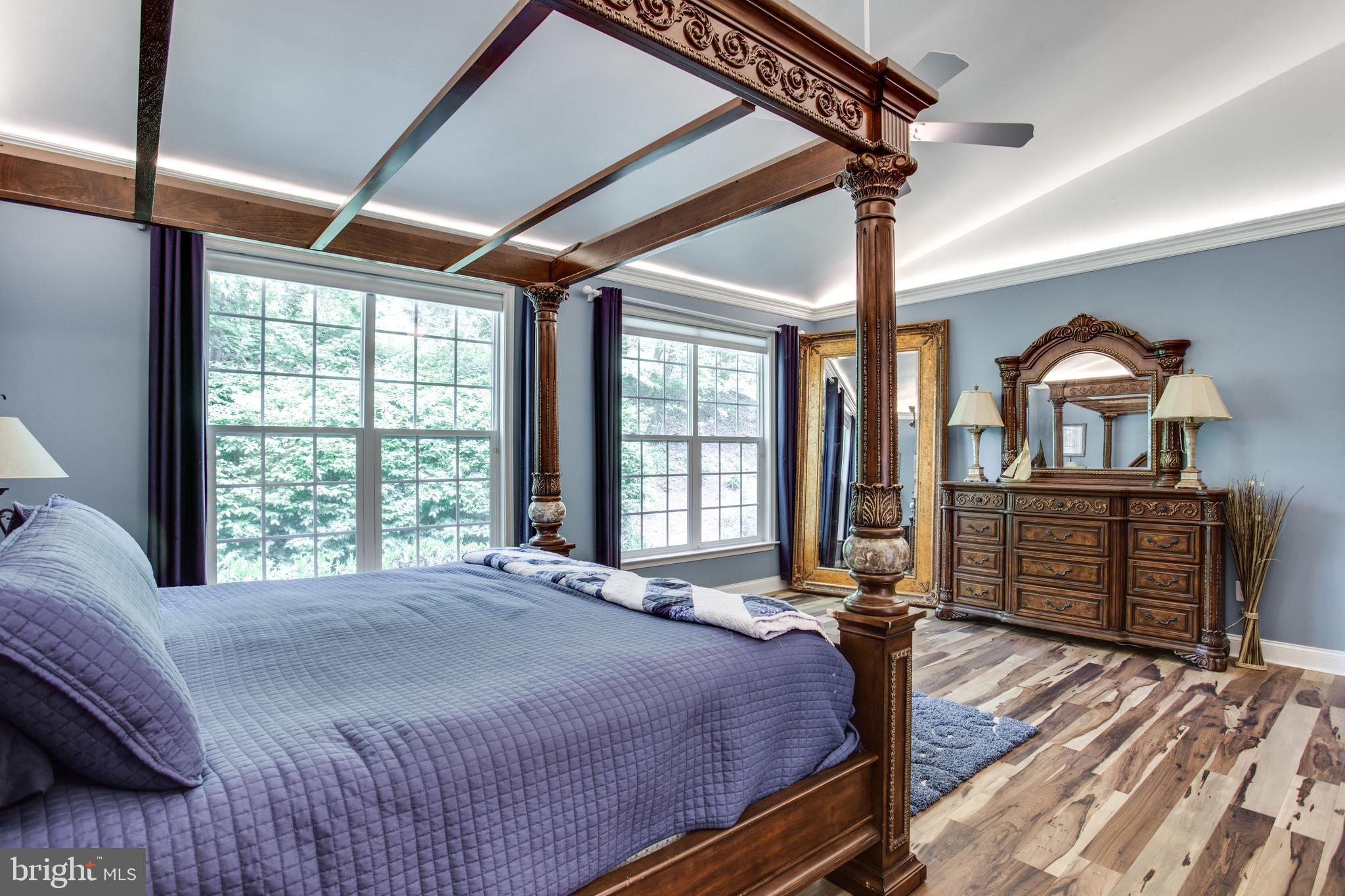 HUNGERFORD MANOR - Residential