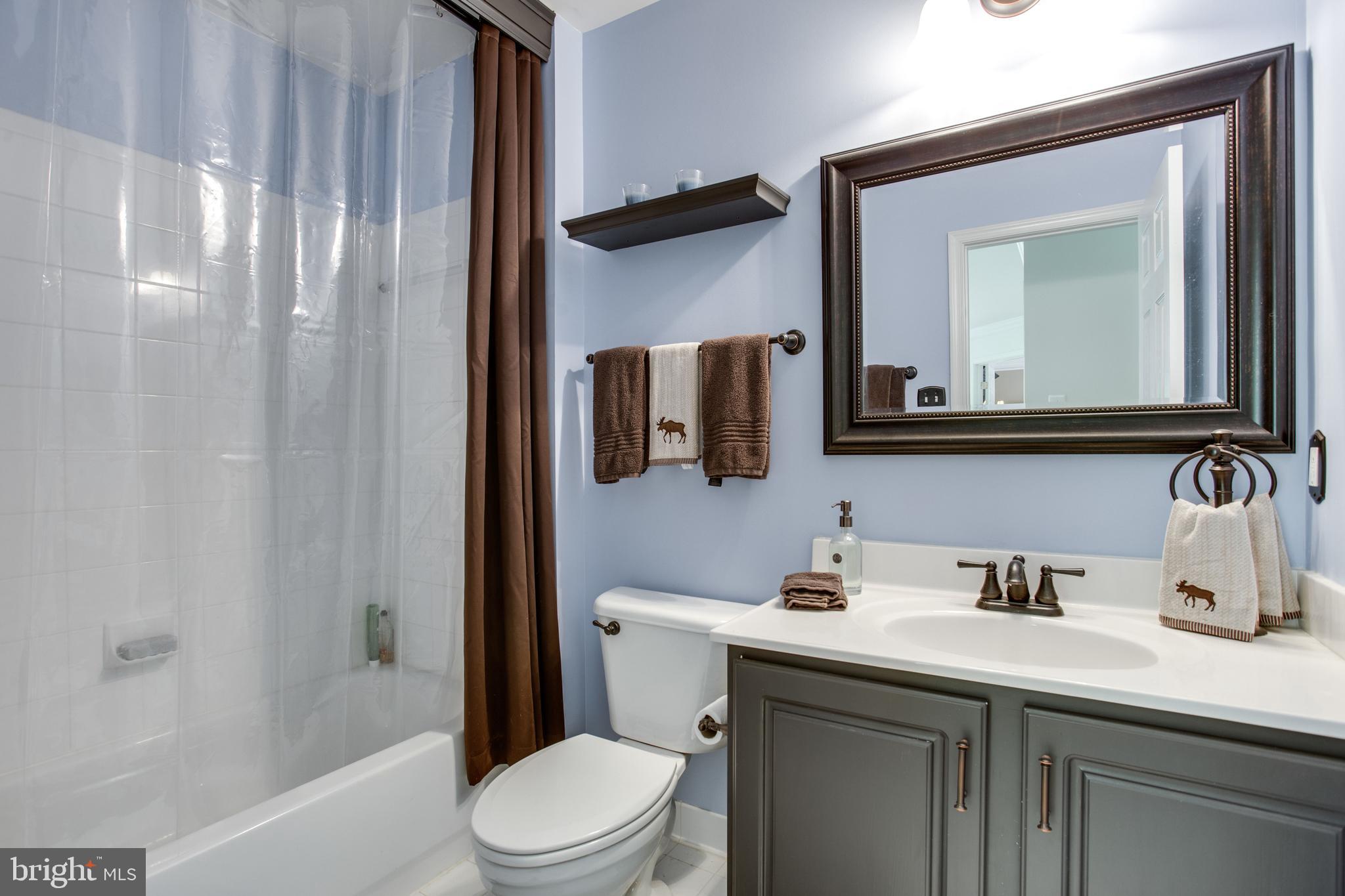 HUNGERFORD MANOR - Residential