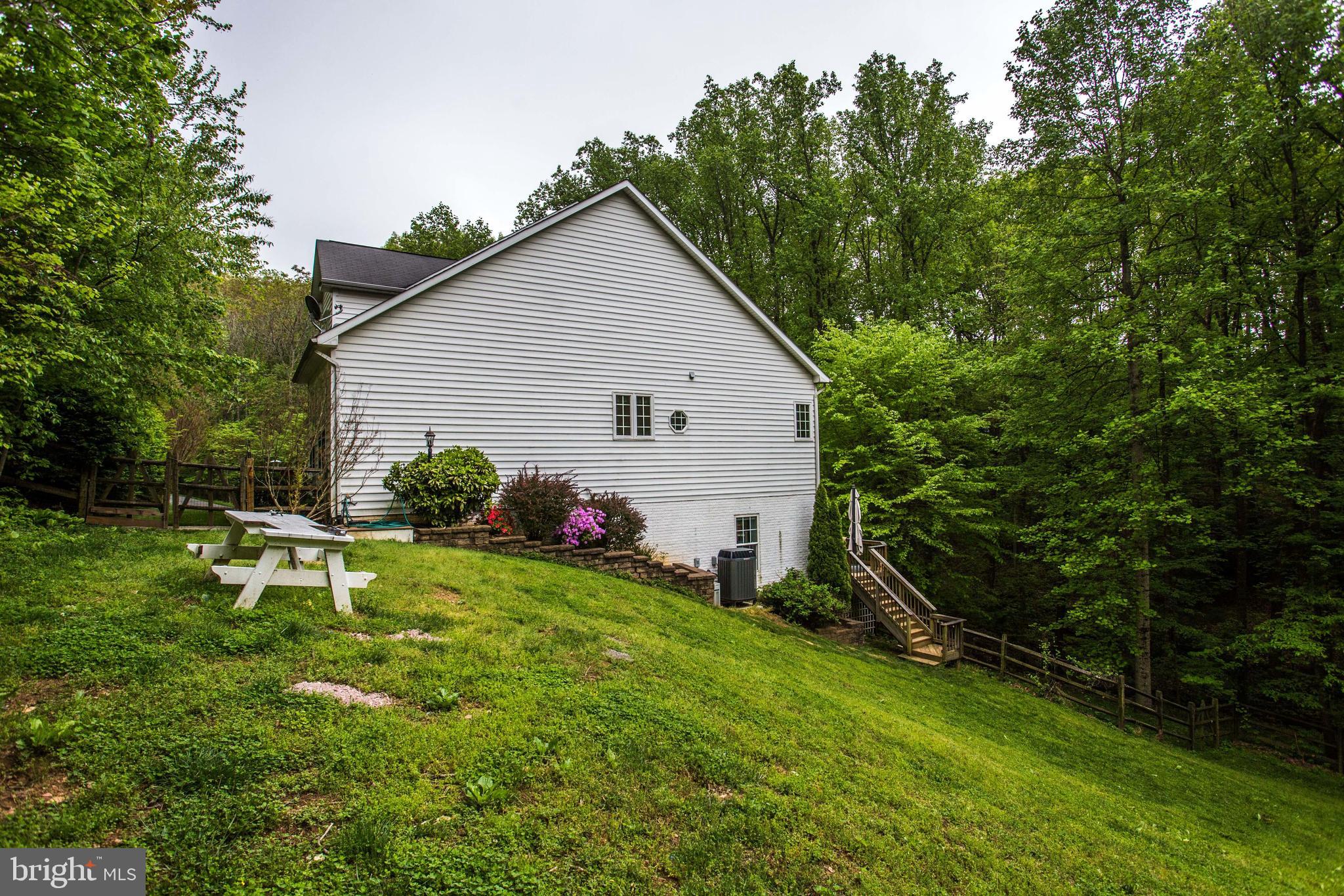 HUNGERFORD MANOR - Residential