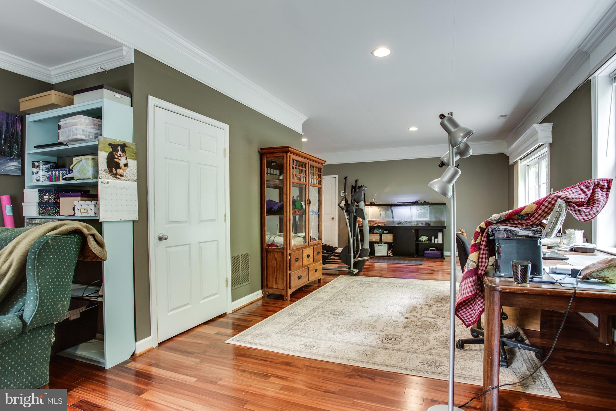 HUNGERFORD MANOR - Residential