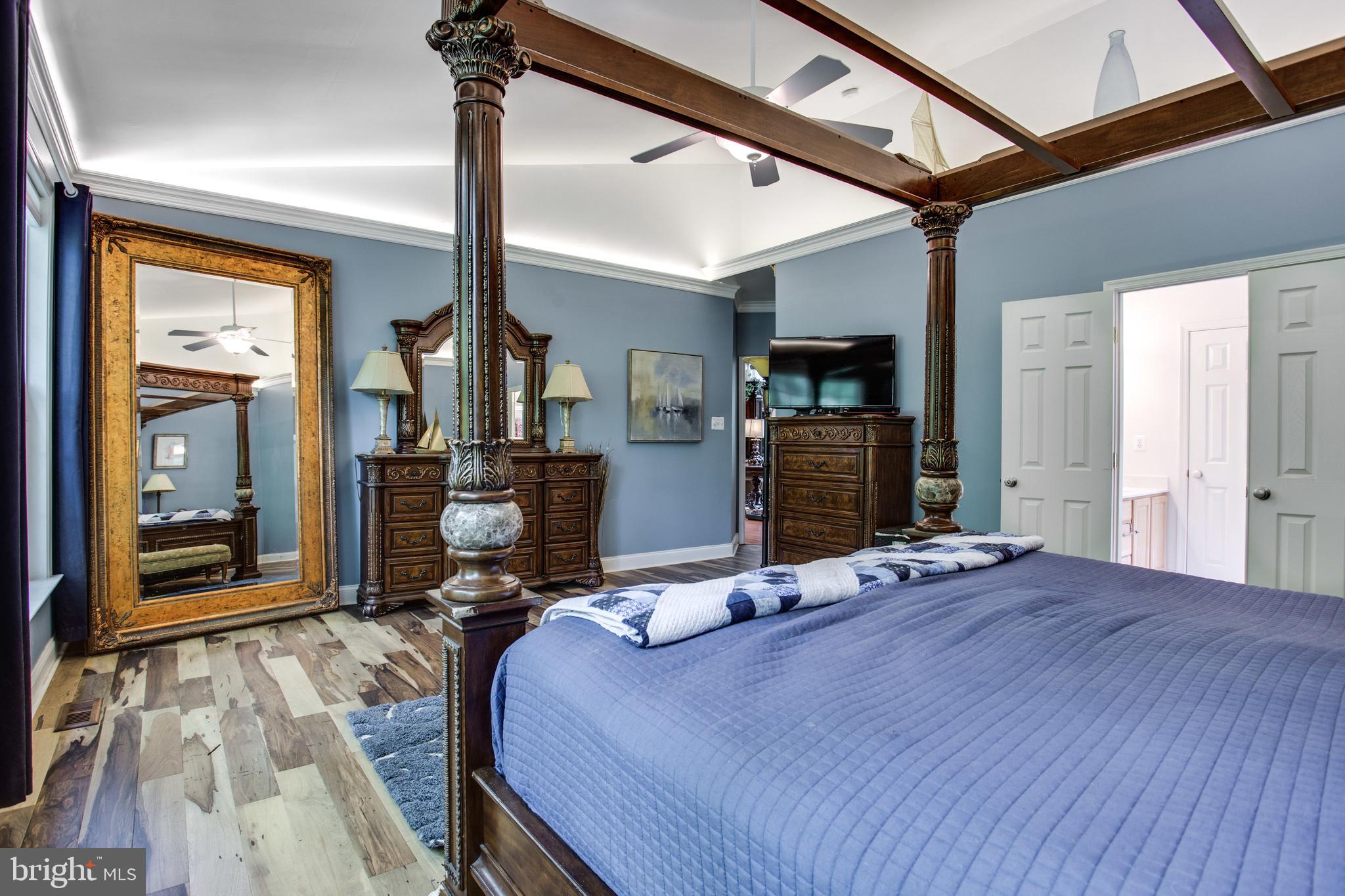 HUNGERFORD MANOR - Residential