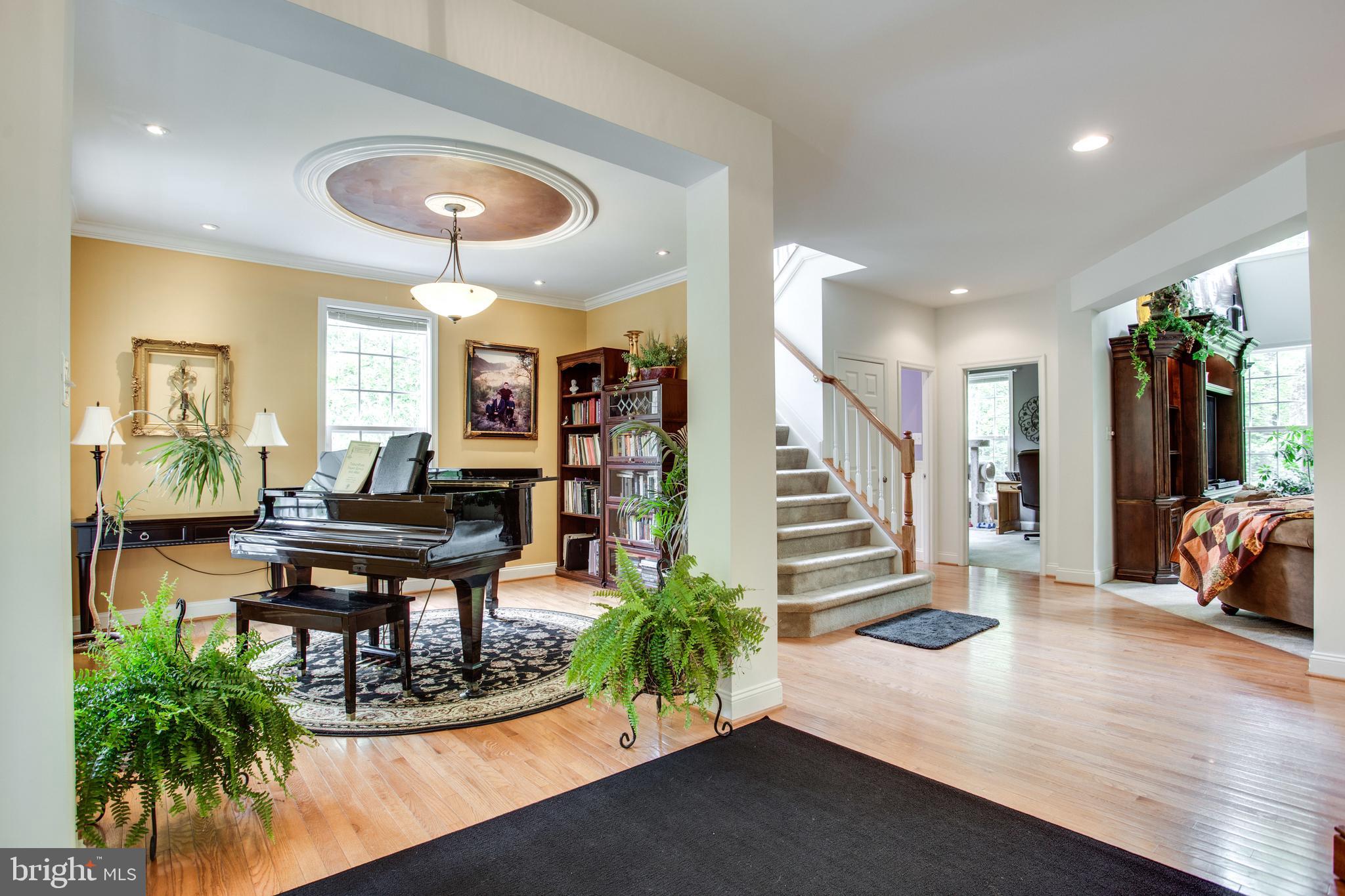 HUNGERFORD MANOR - Residential