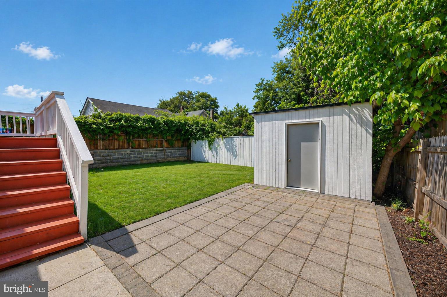 COLMAR MANOR - Residential