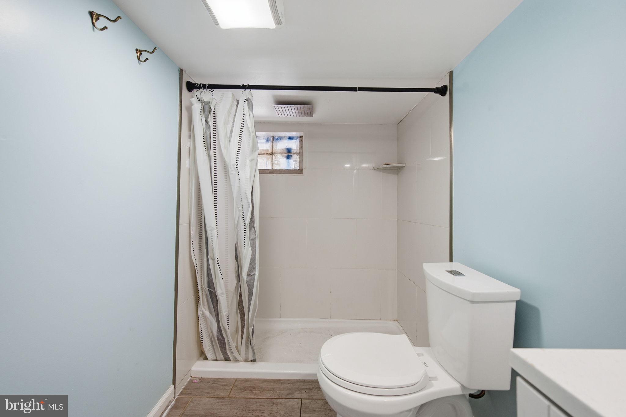 COLMAR MANOR - Residential