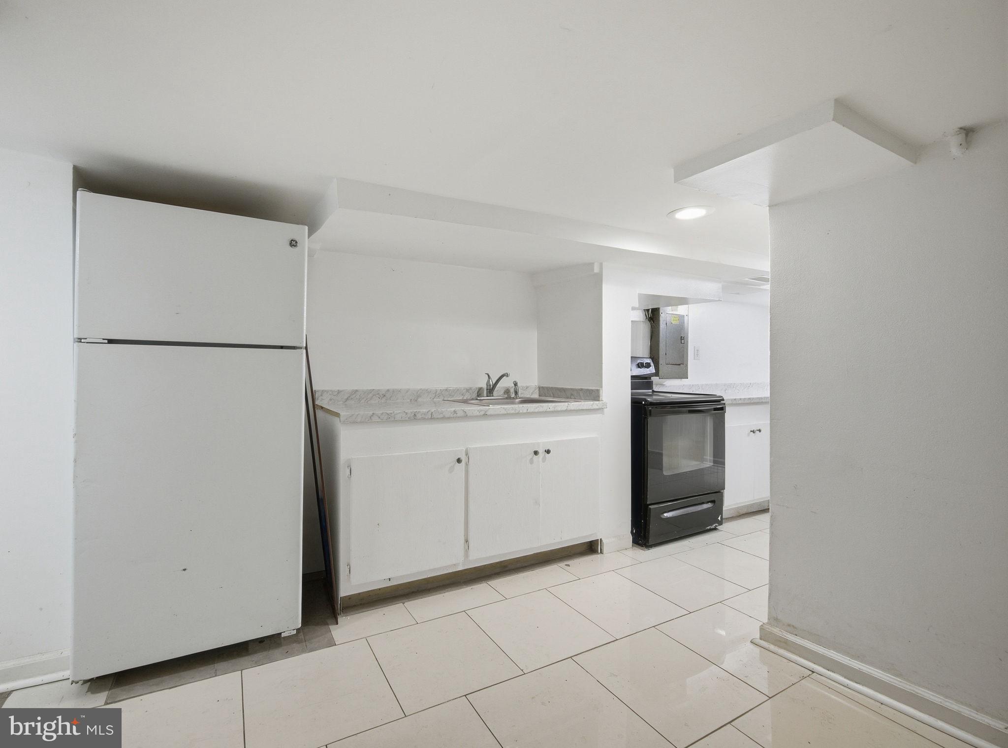 COLMAR MANOR - Residential