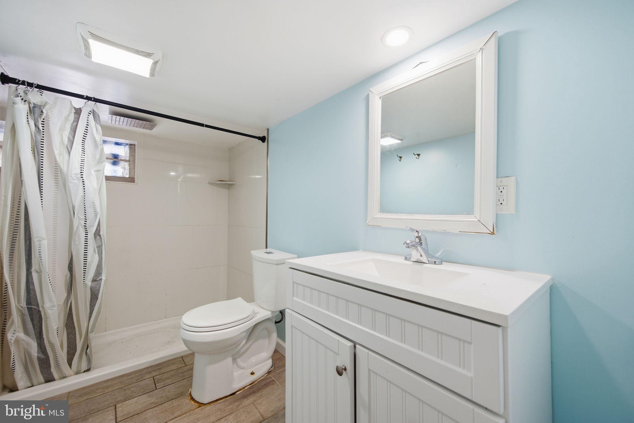 COLMAR MANOR - Residential