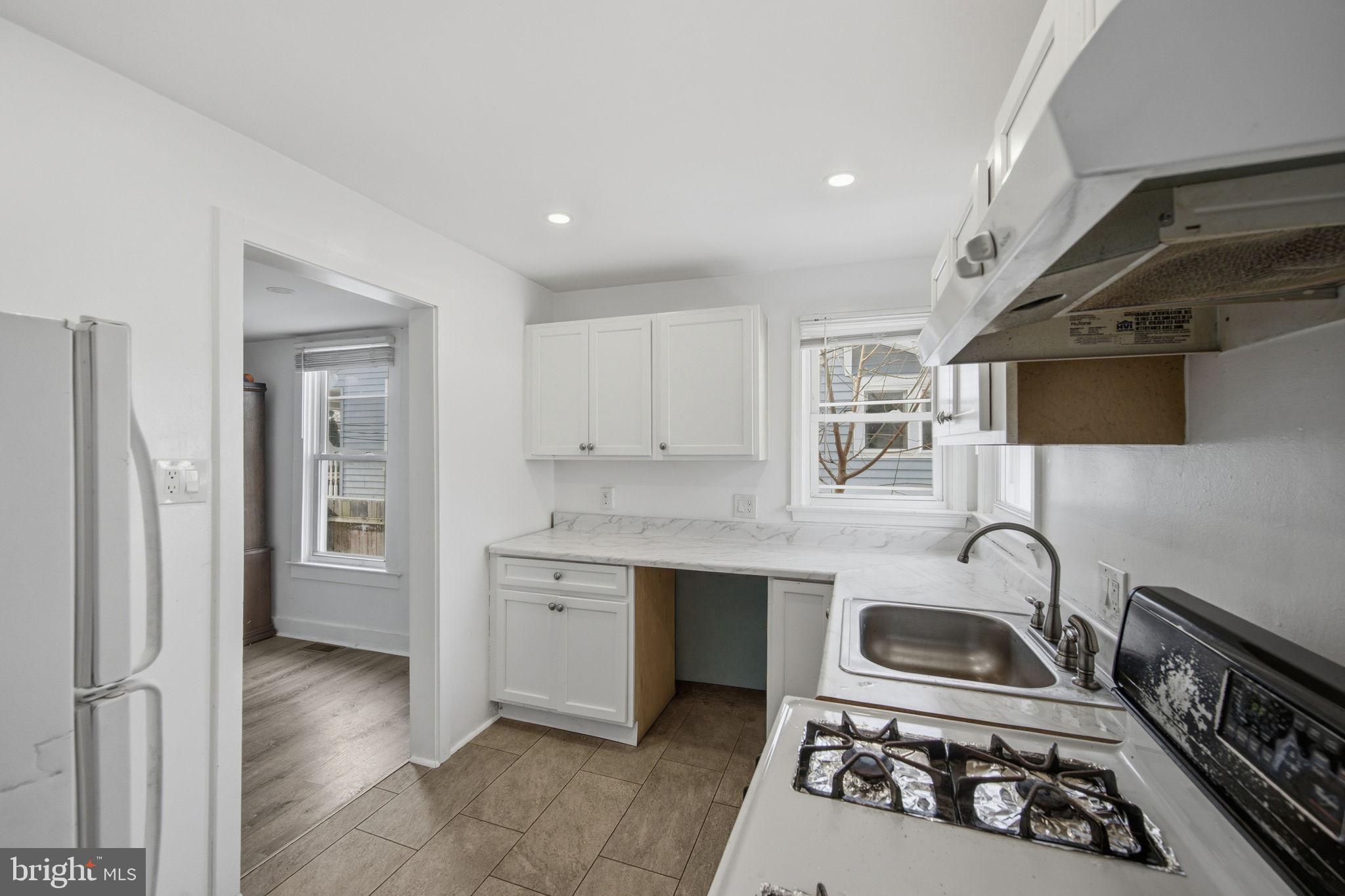 COLMAR MANOR - Residential