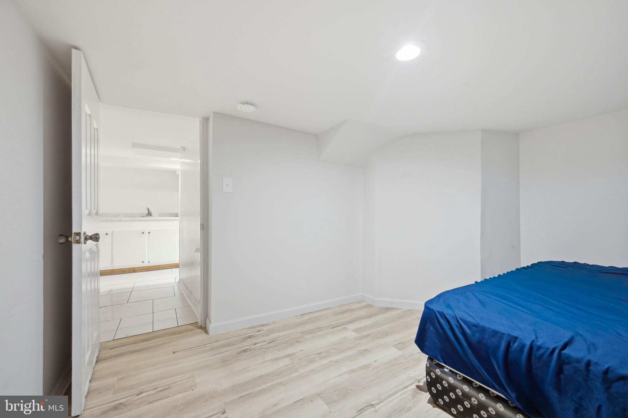 COLMAR MANOR - Residential