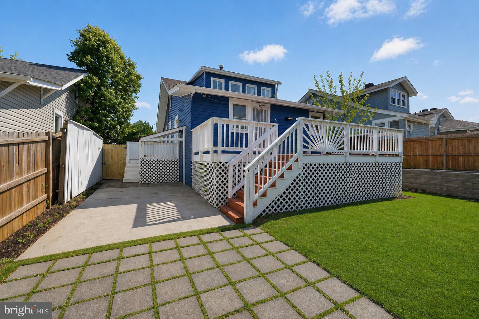 COLMAR MANOR - Residential