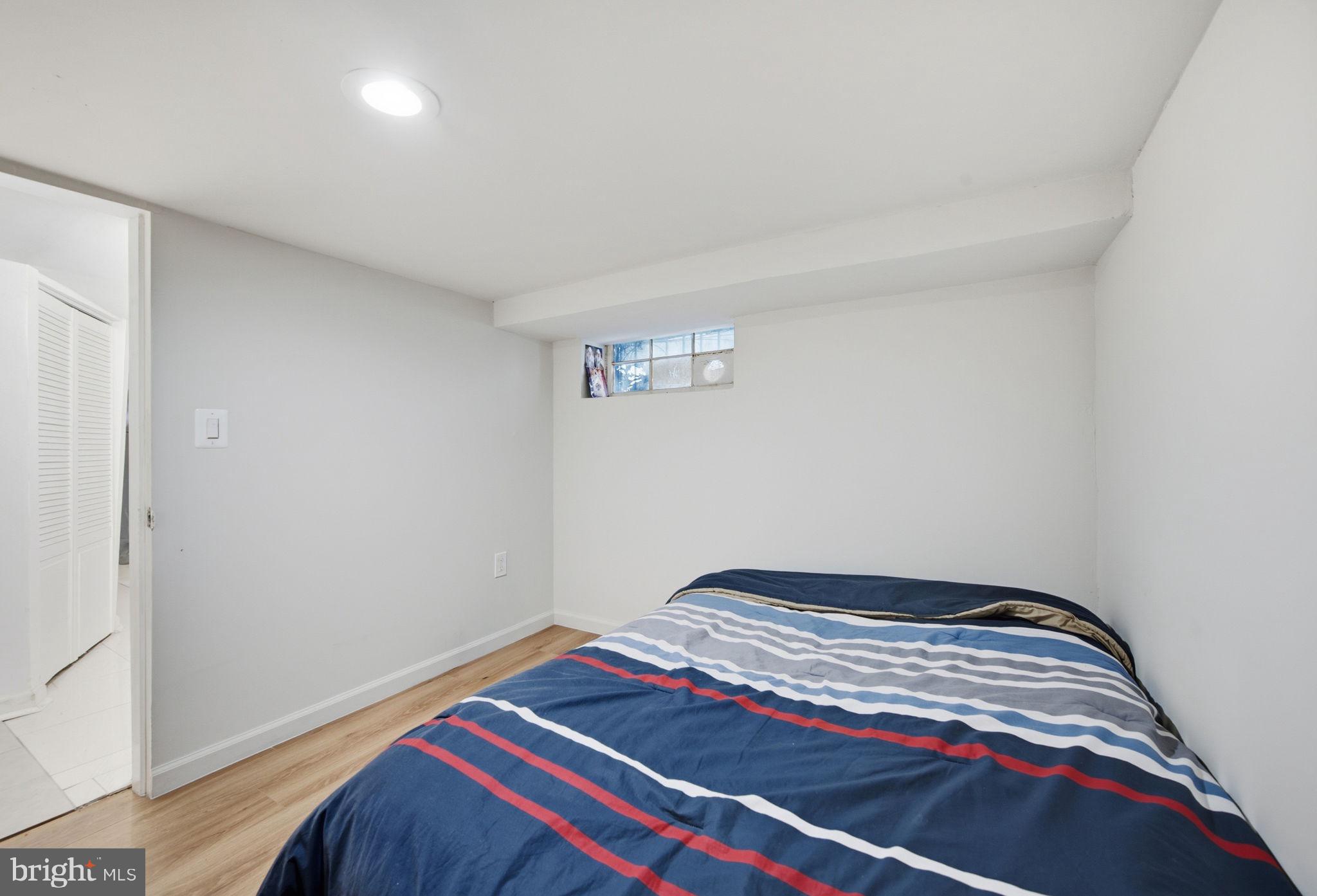 COLMAR MANOR - Residential