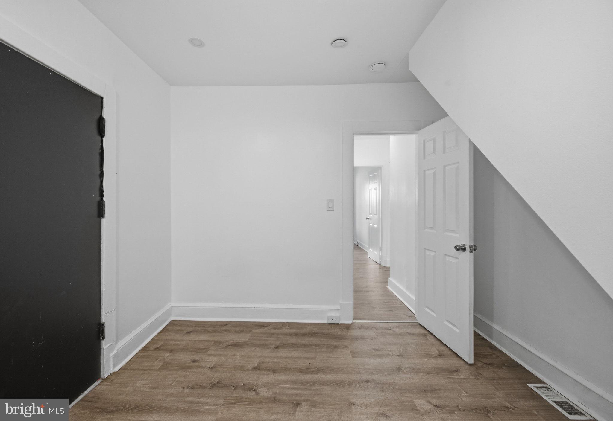 COLMAR MANOR - Residential